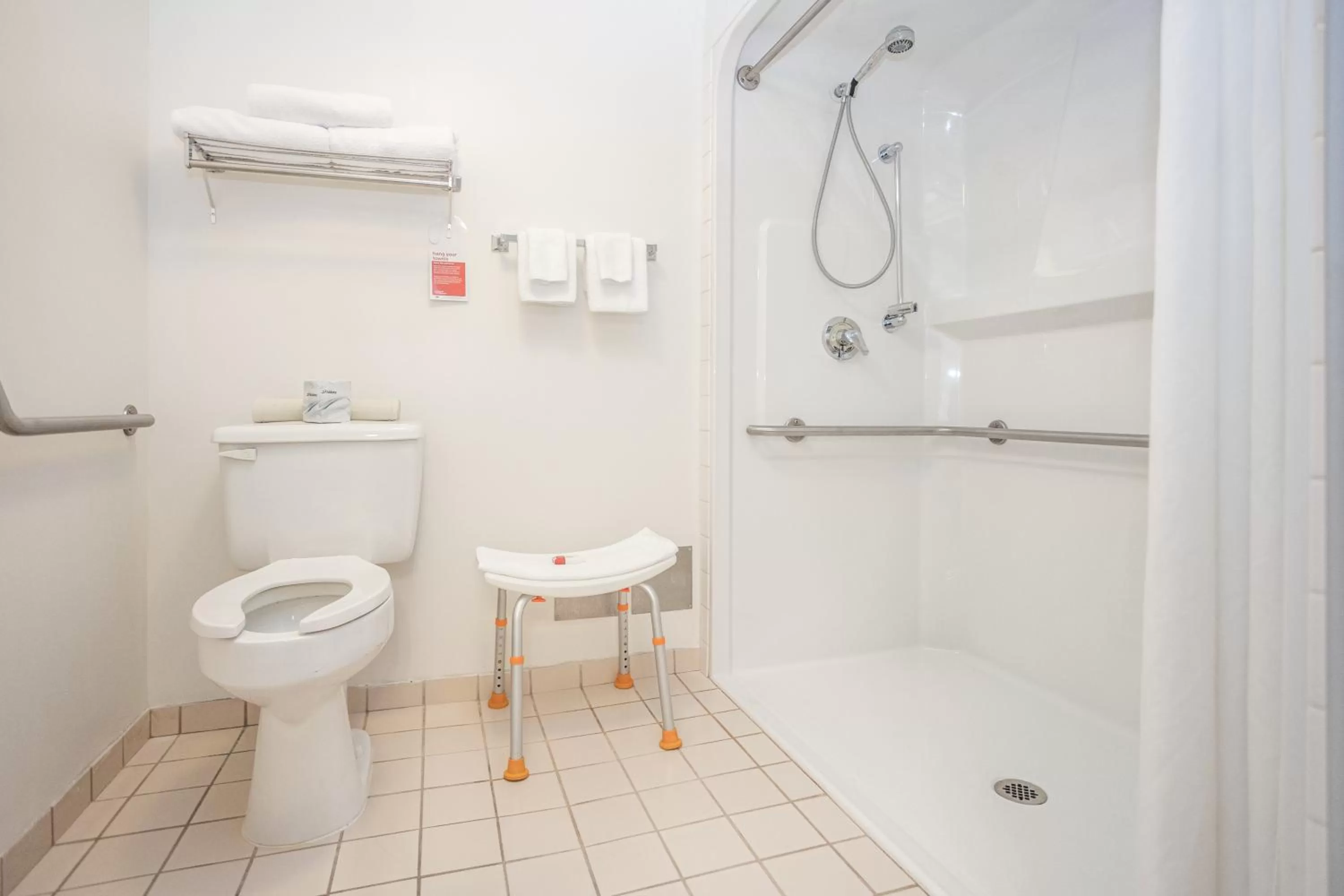 Queen Room - Disability Access in Ramada by Wyndham Surrey/Langley