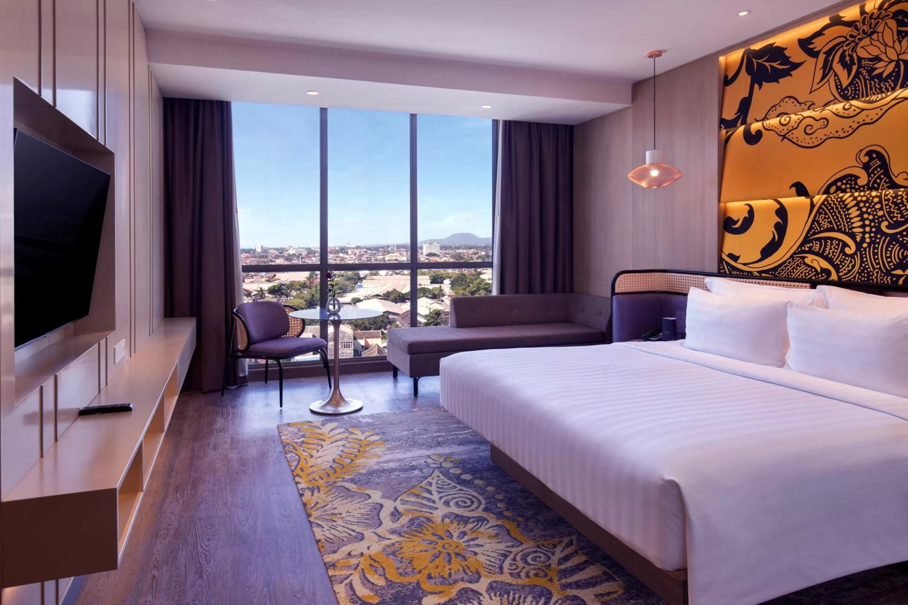 Executive King Room with Mountain View - High Floor  in Grand Mercure Malang