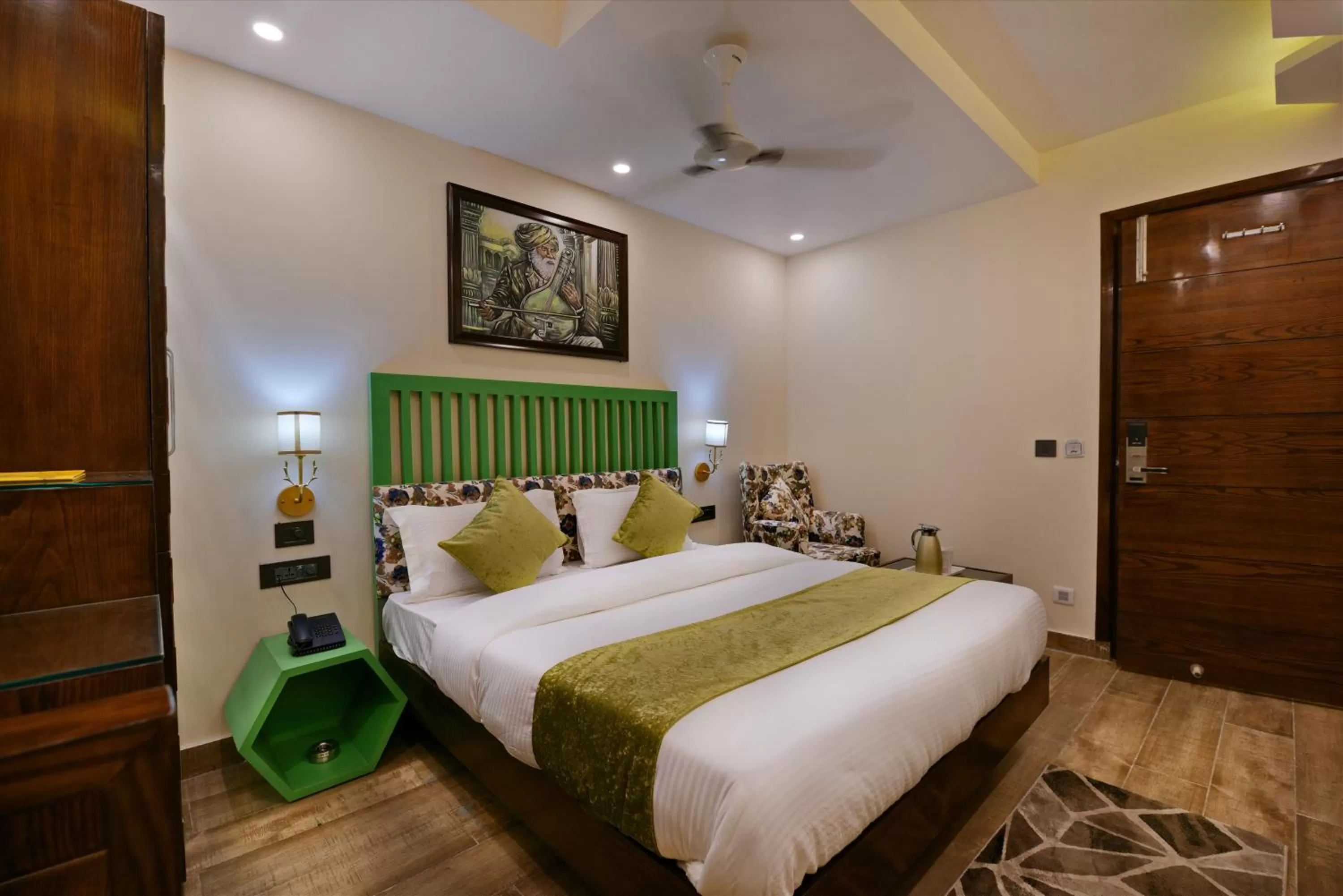 Deluxe Room in Hotel Blue Pearl - Free Airport Pick up