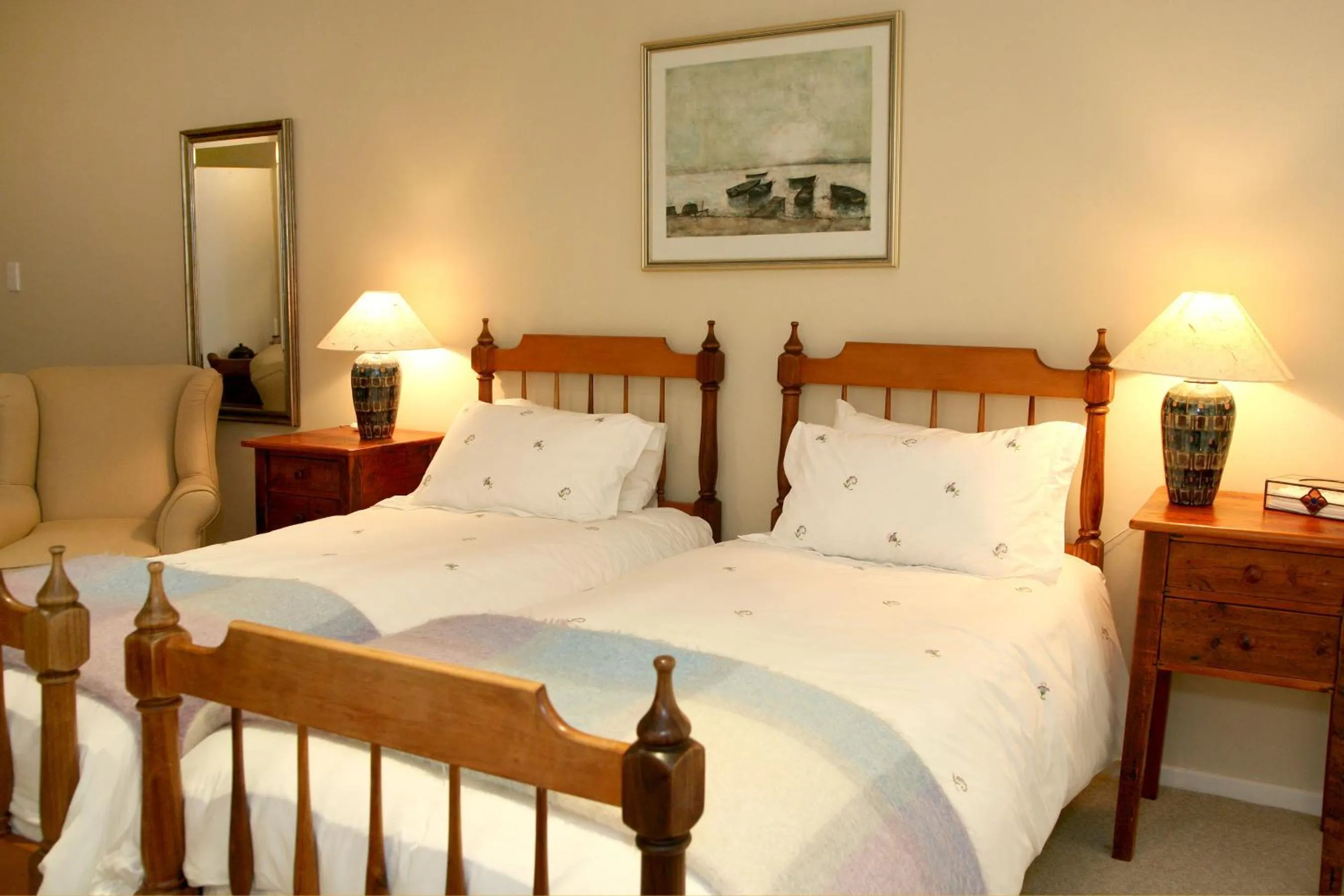 Double or Twin Room with Sea View - single occupancy in Moonglow Guesthouse