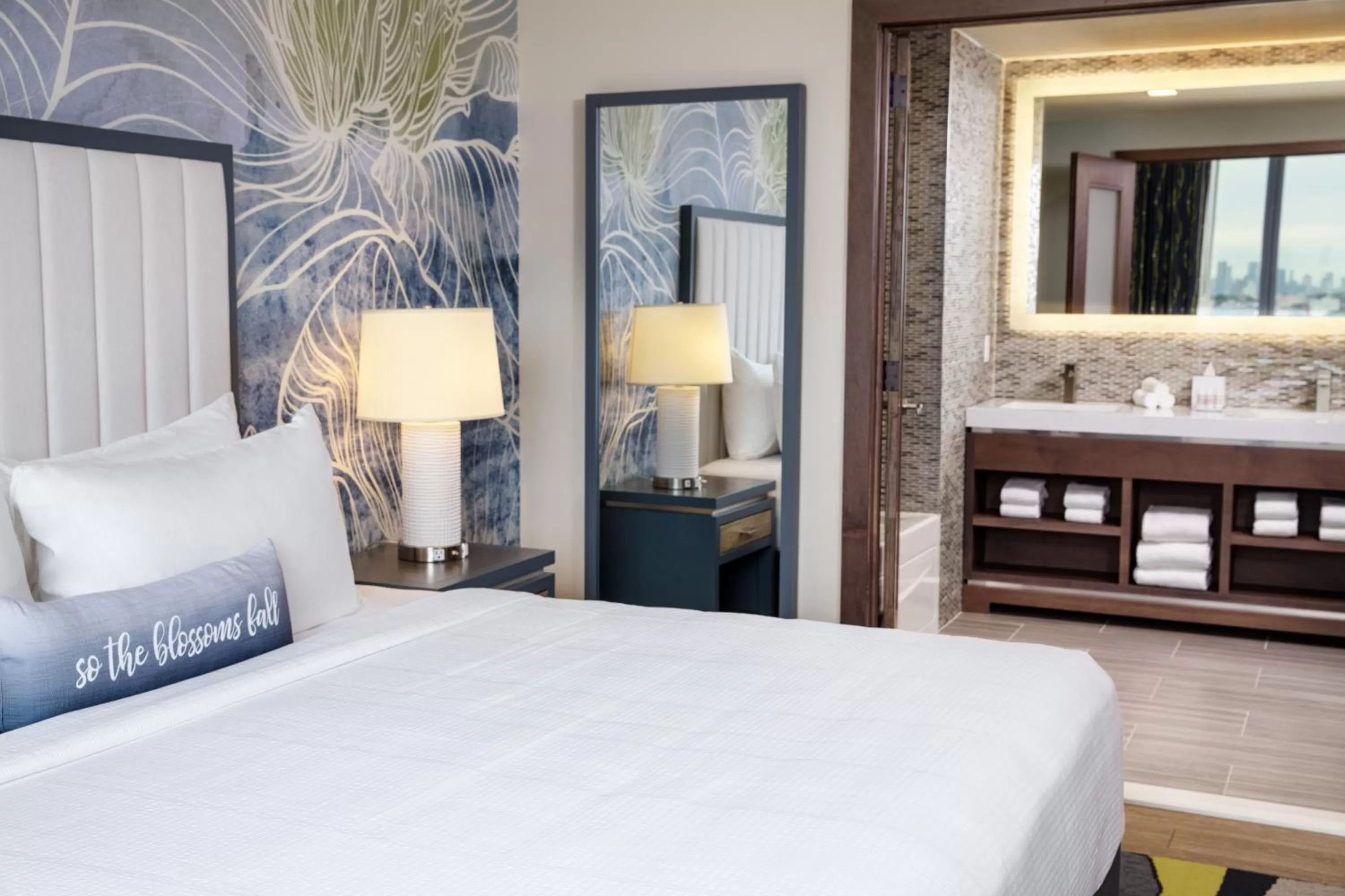 One-Bedroom Suite with Sofa Bed in Hotel Indigo Flushing - LaGuardia