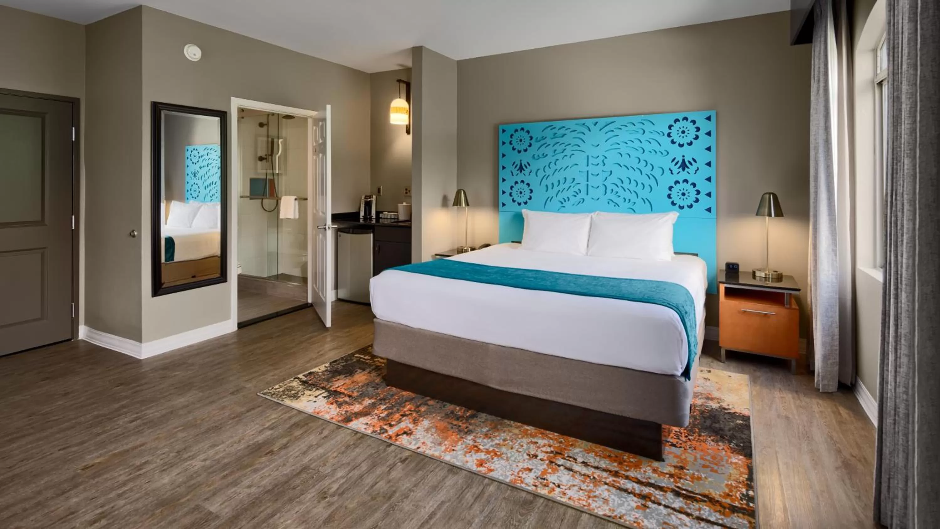 Standard Queen Room with Mobility Accessible Roll-In Shower in Hotel Indigo San Antonio Riverwalk by IHG