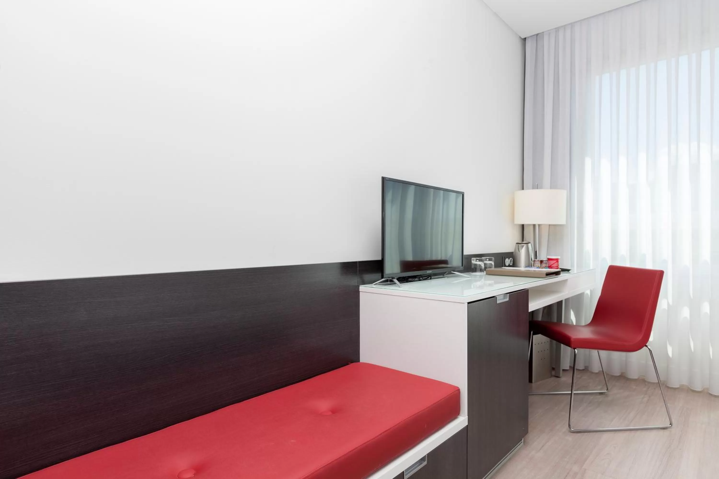 Double Room with free airport shuttle in Axor Feria