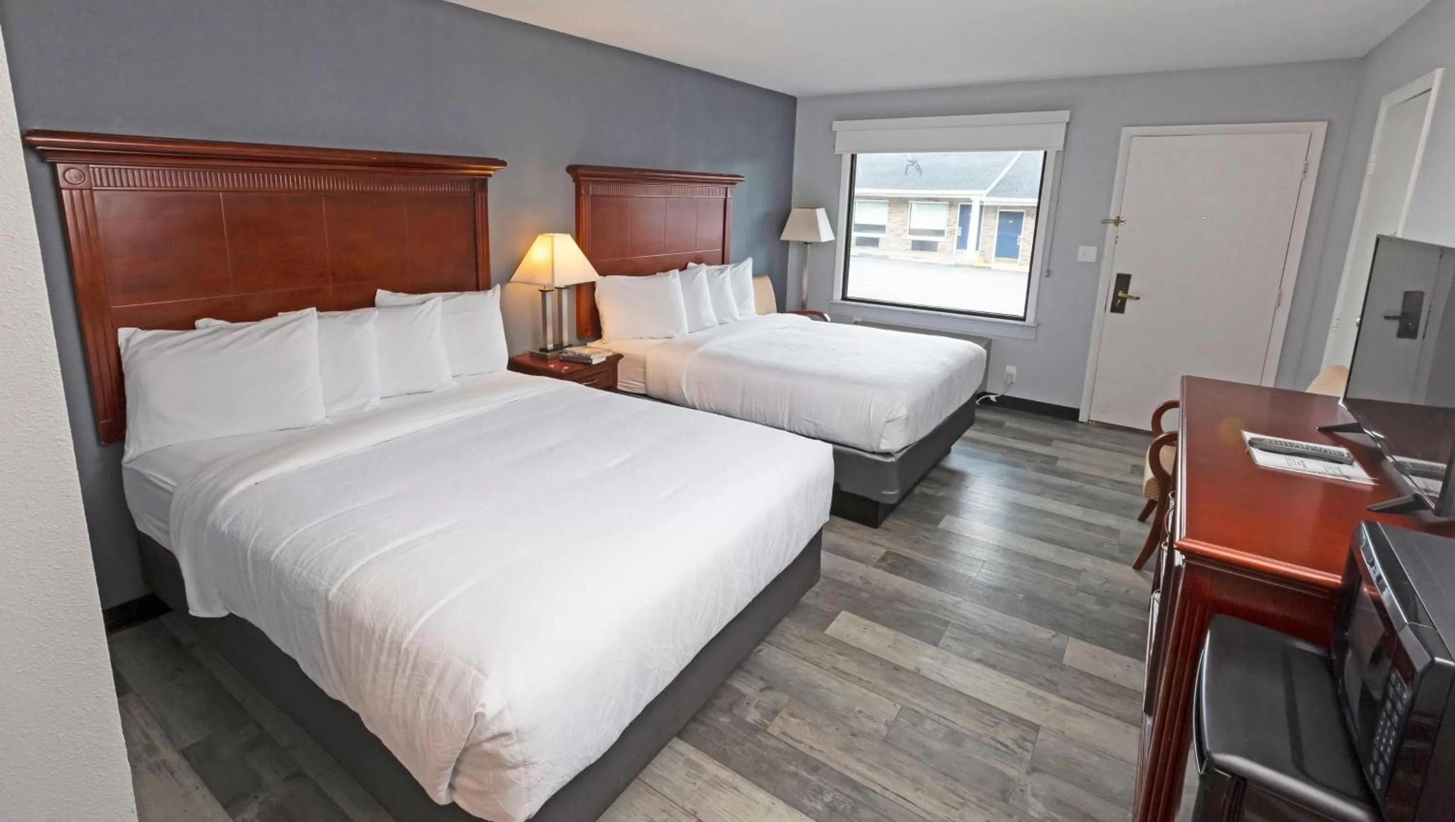 Double Room with Two Double Beds - Non-Smoking in Sunrise Inn Williamstown