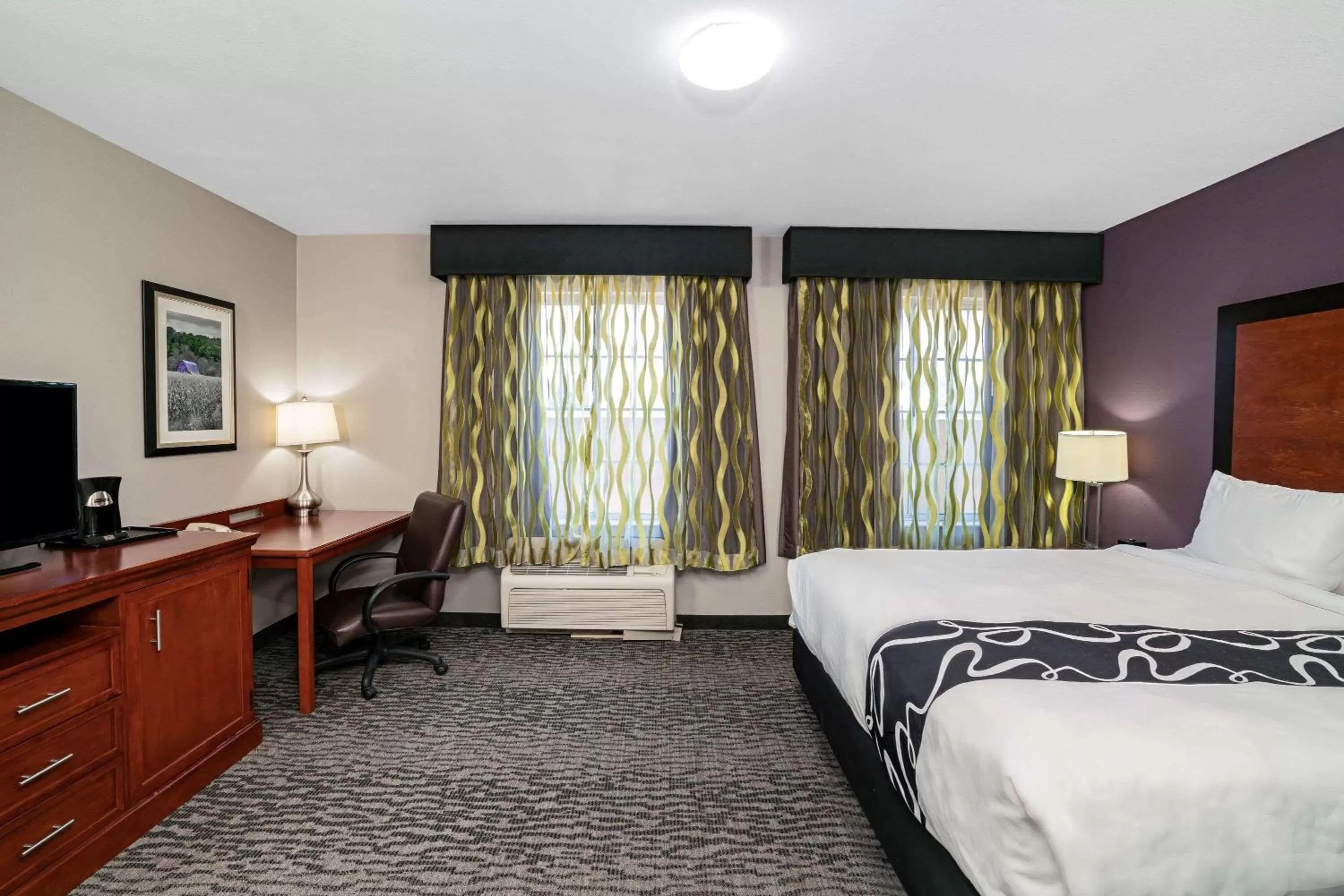 King Suite - Non-Smoking in La Quinta by Wyndham Knoxville North I-75