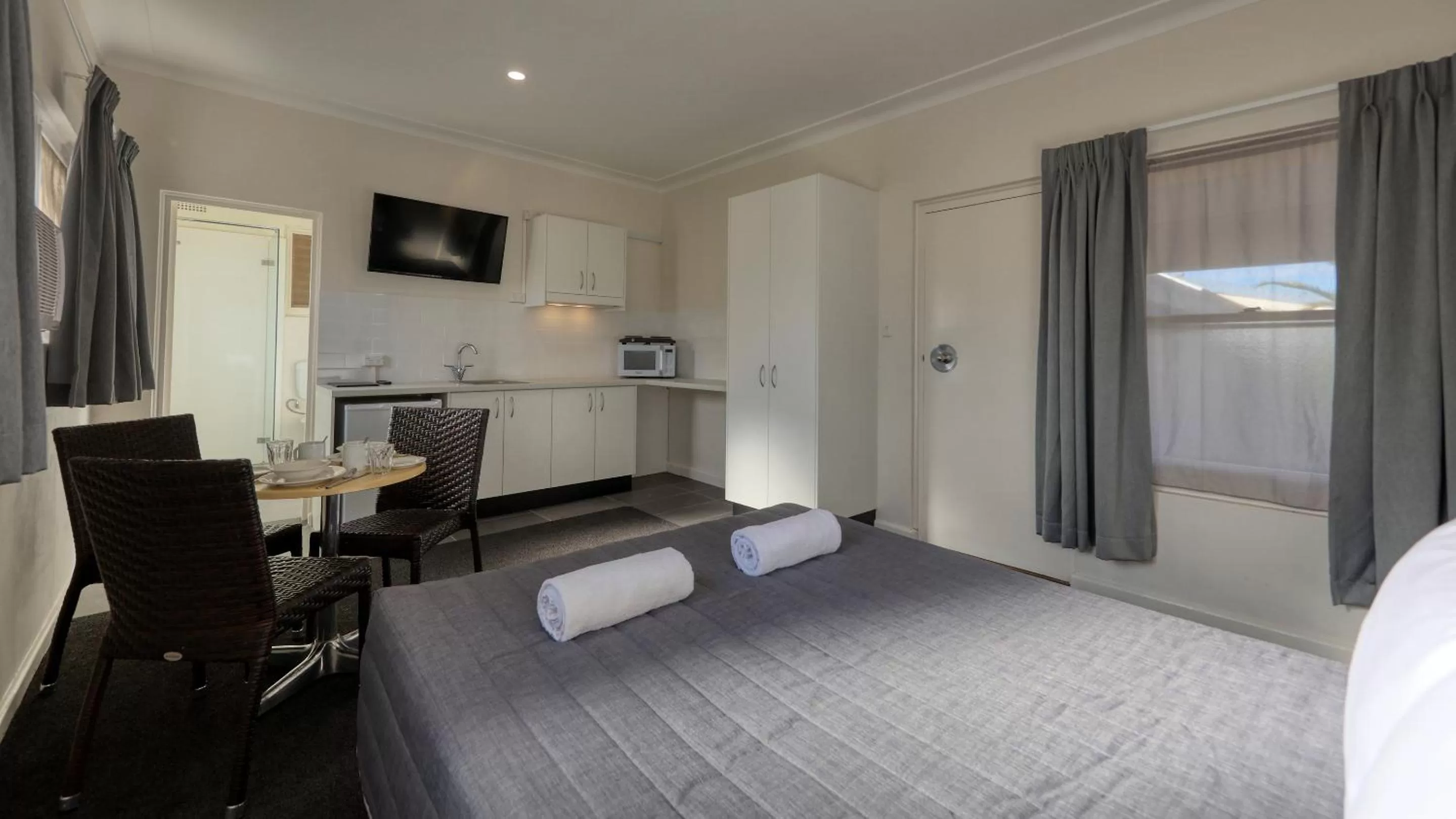 Two-Bedroom Apartment in Cowra Motor Inn