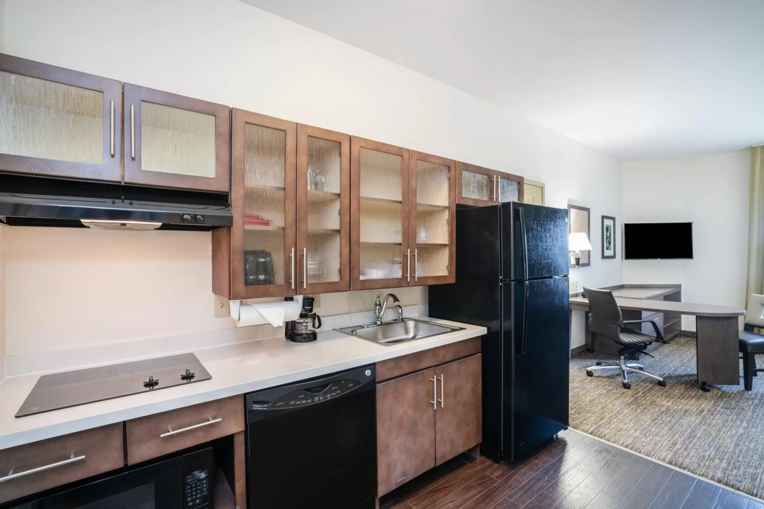 Queen Studio Suite in Candlewood Suites Auburn by IHG