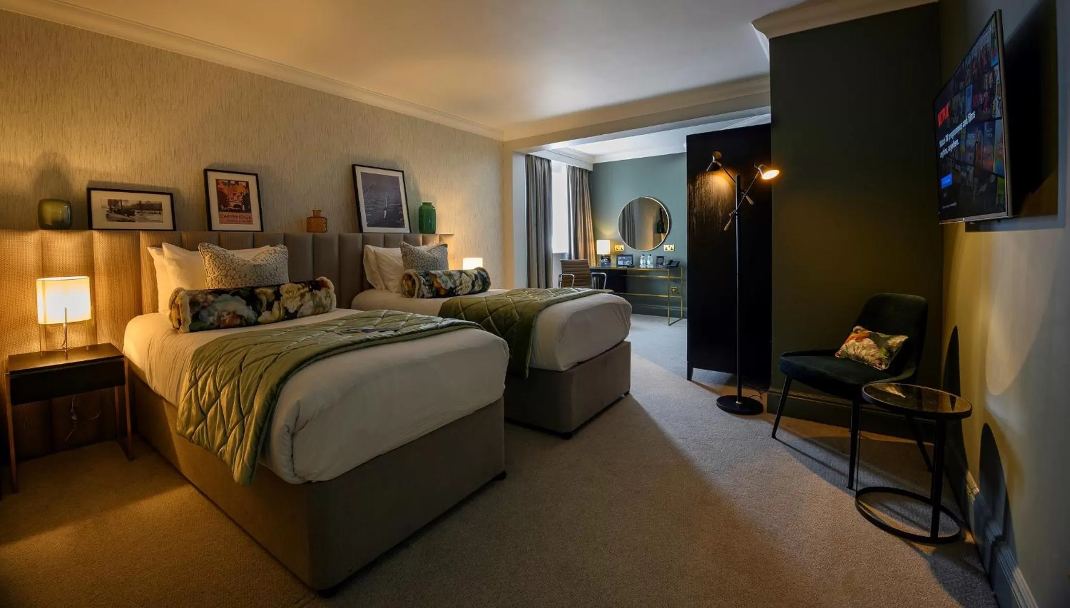 Classic Twin Room with Bath in Gonville Hotel