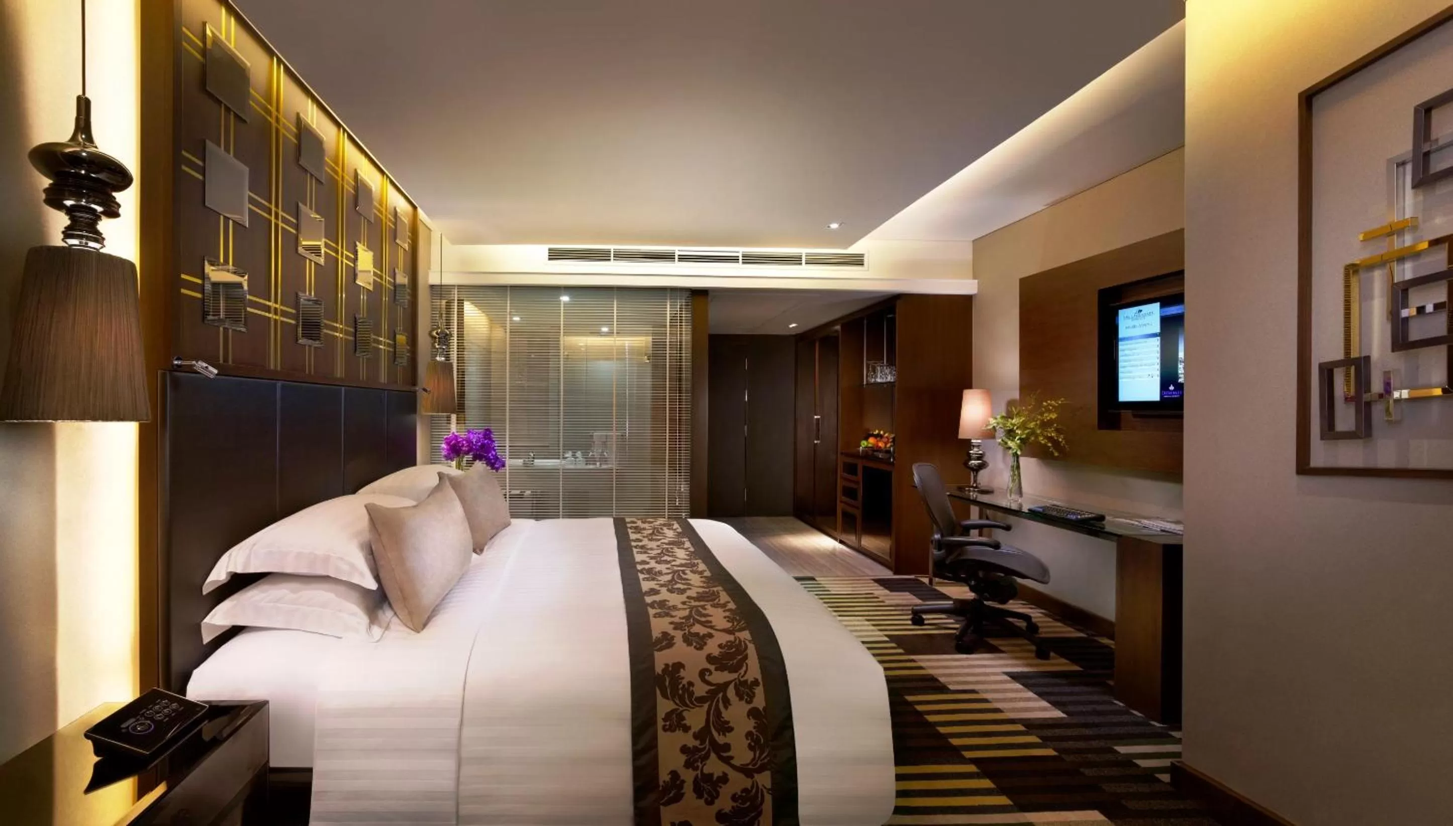 Premium Club Room in The Landmark Bangkok