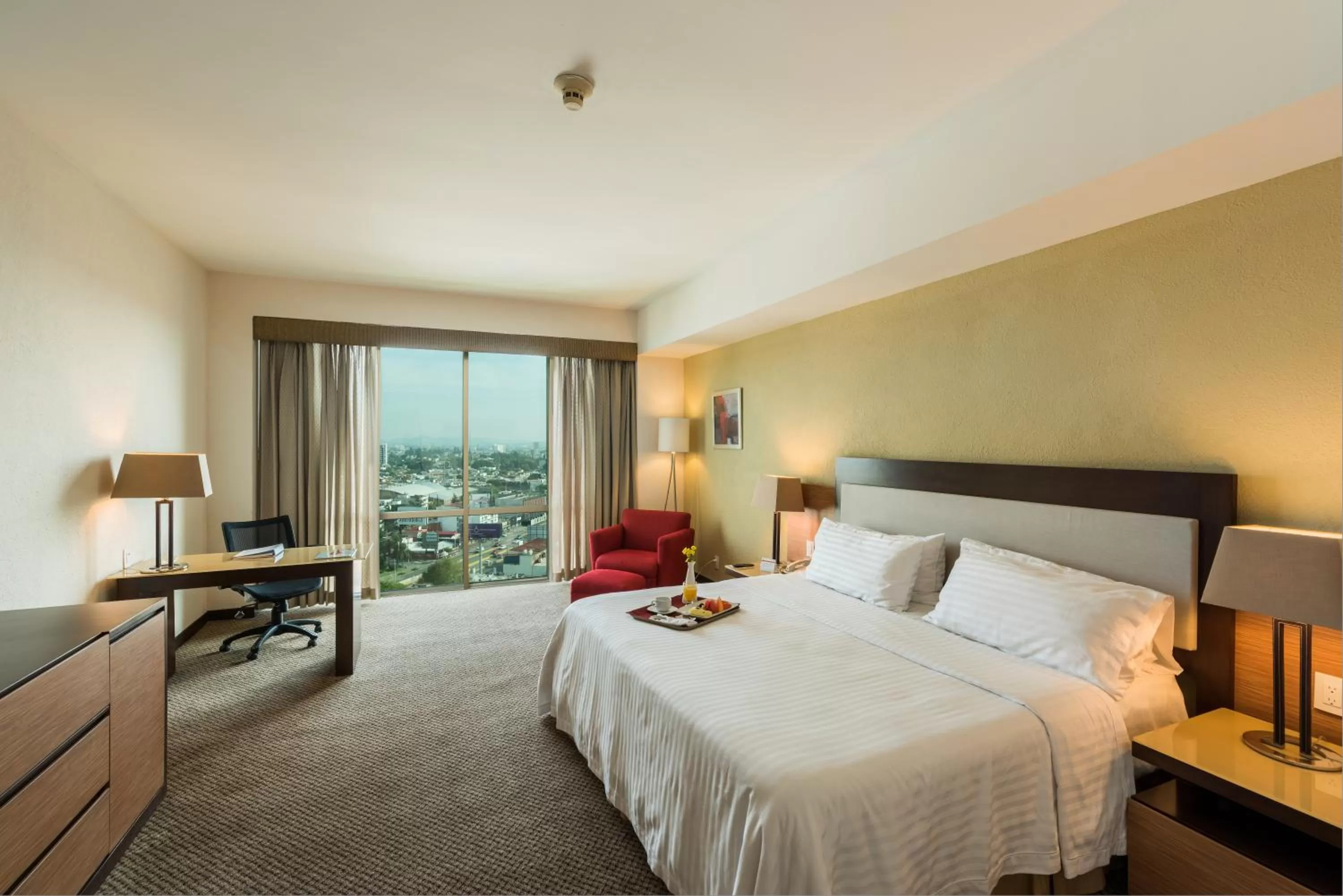 Premium King Room in Holiday Inn Guadalajara Select by IHG