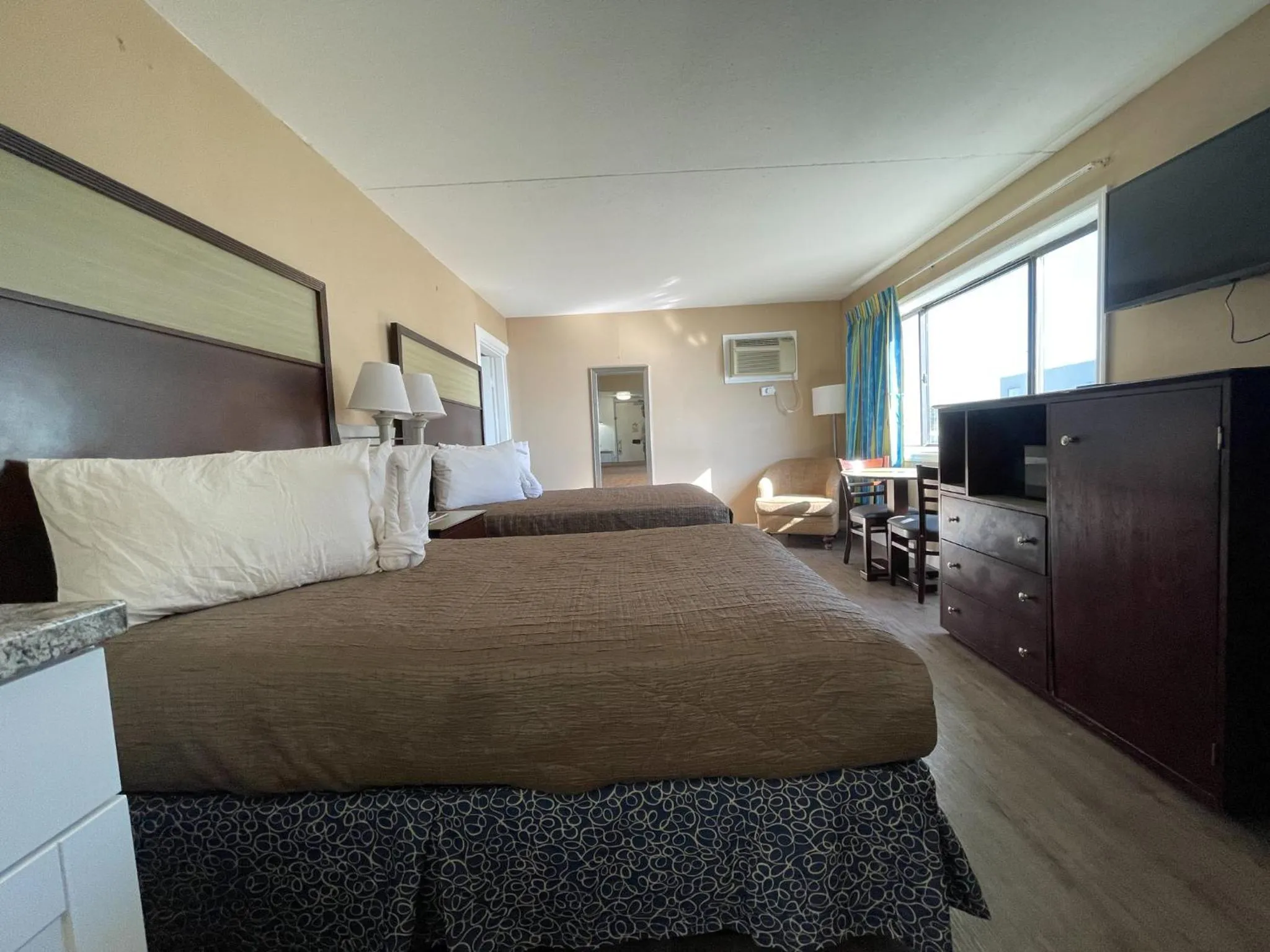 Side View Two Room Unit  in Polynesian Oceanfront Hotel