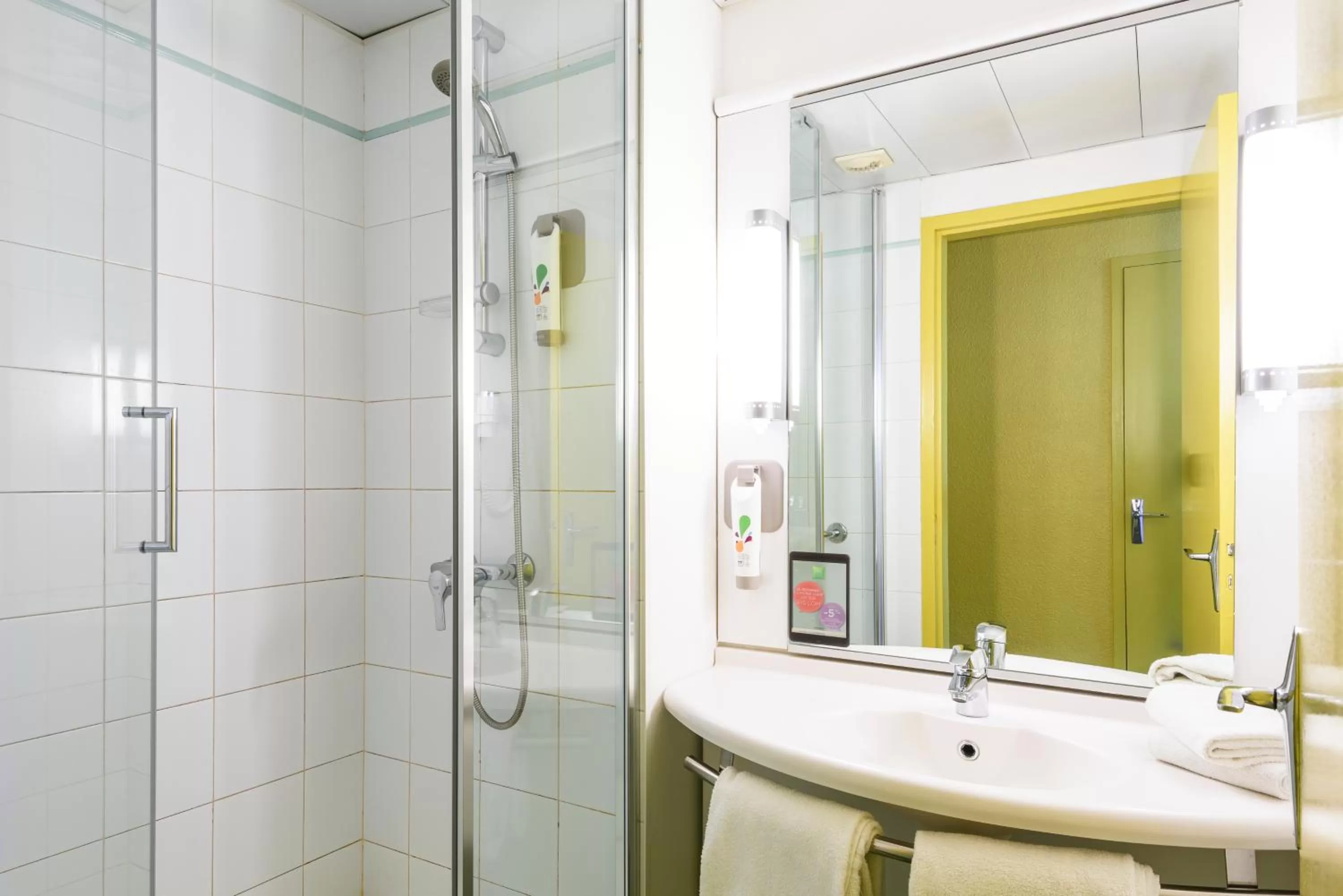 Standard Room with One Double Bed in ibis styles Dax Centre