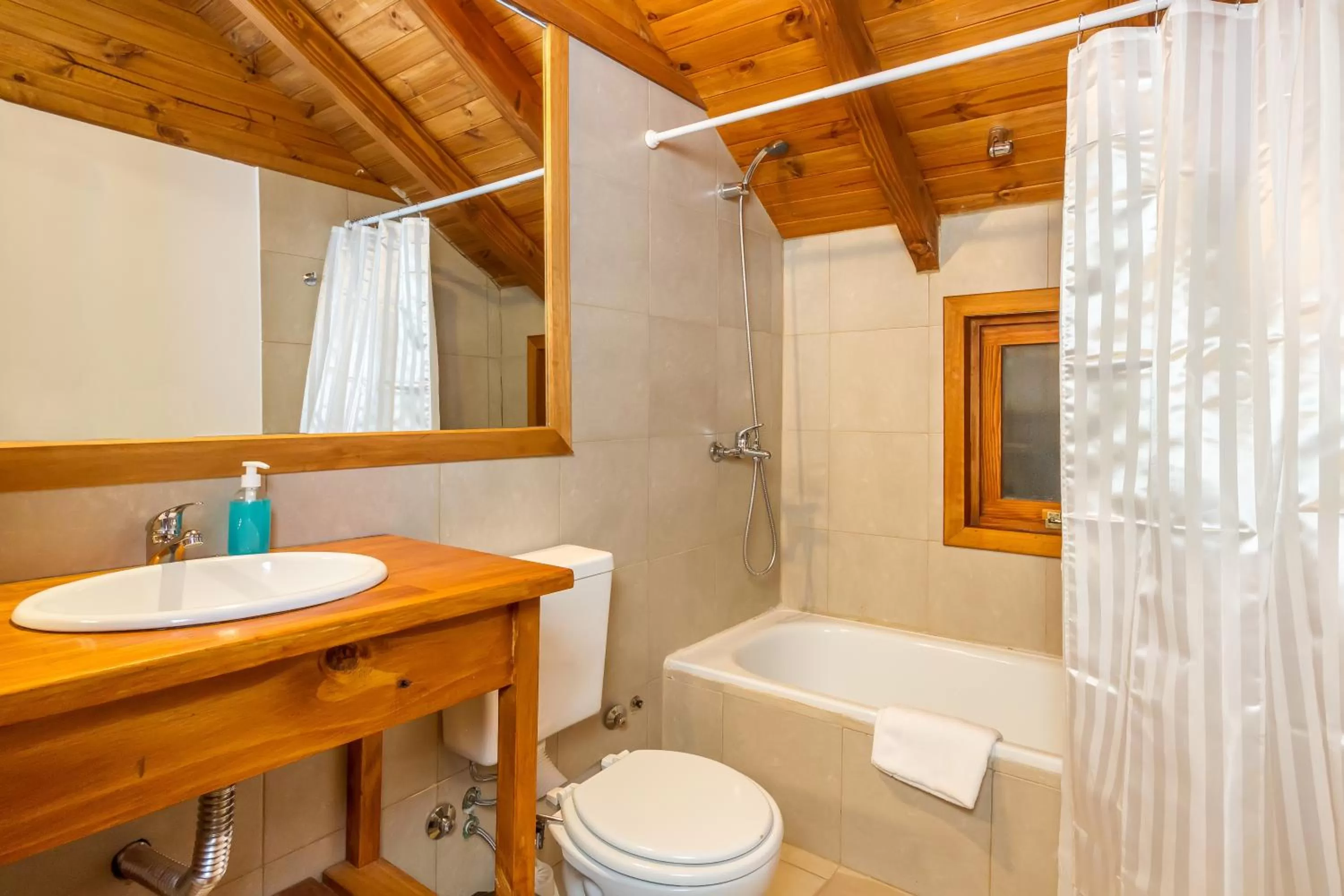 One-Bedroom Apartment (2 Adults) in Arbolar, Casas de Montaña- Piscina climatizada