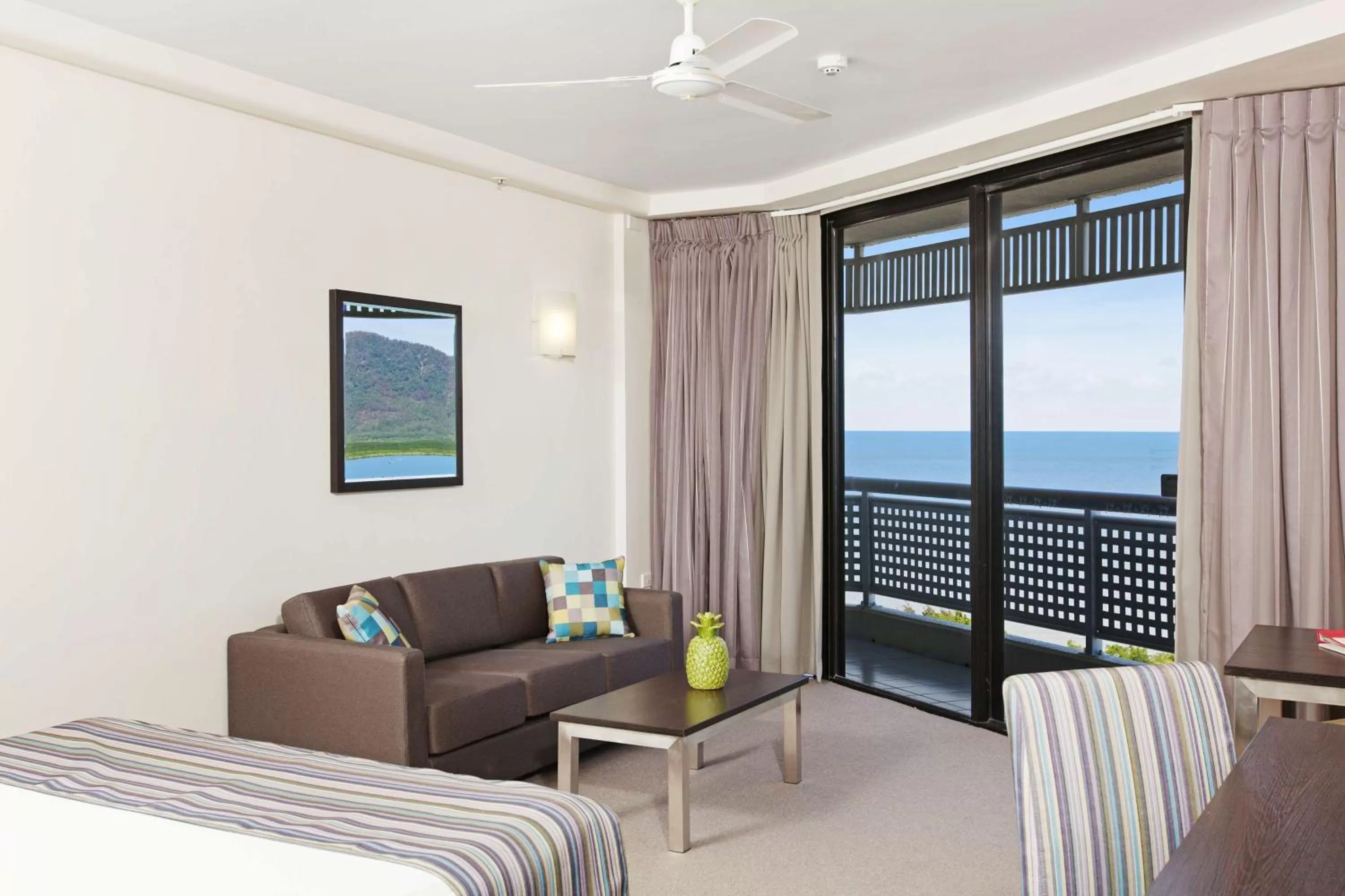 Queen Room with Sea View in Rydges Esplanade Resort Cairns