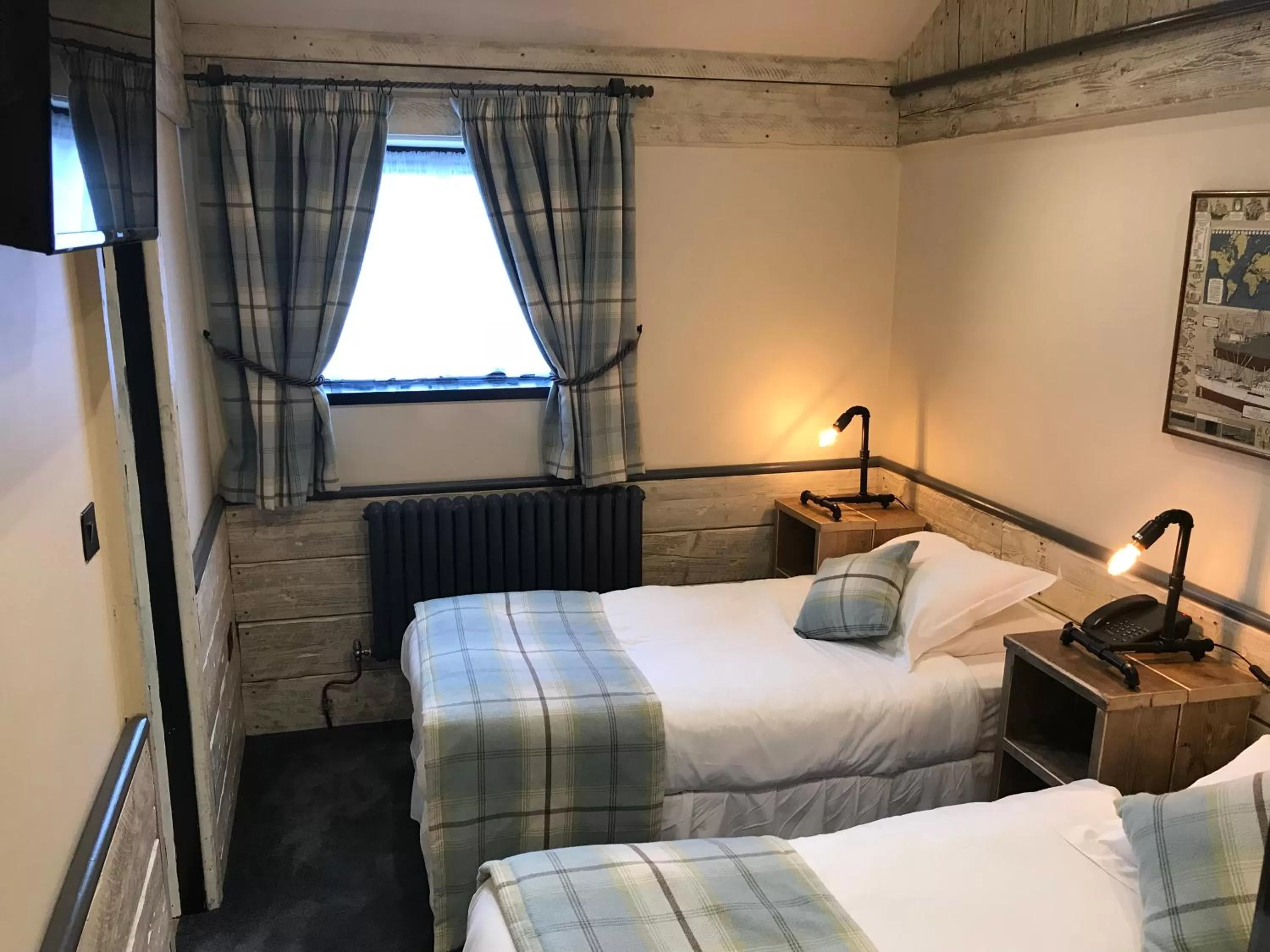 Economy Twin Room in South Causey Inn
