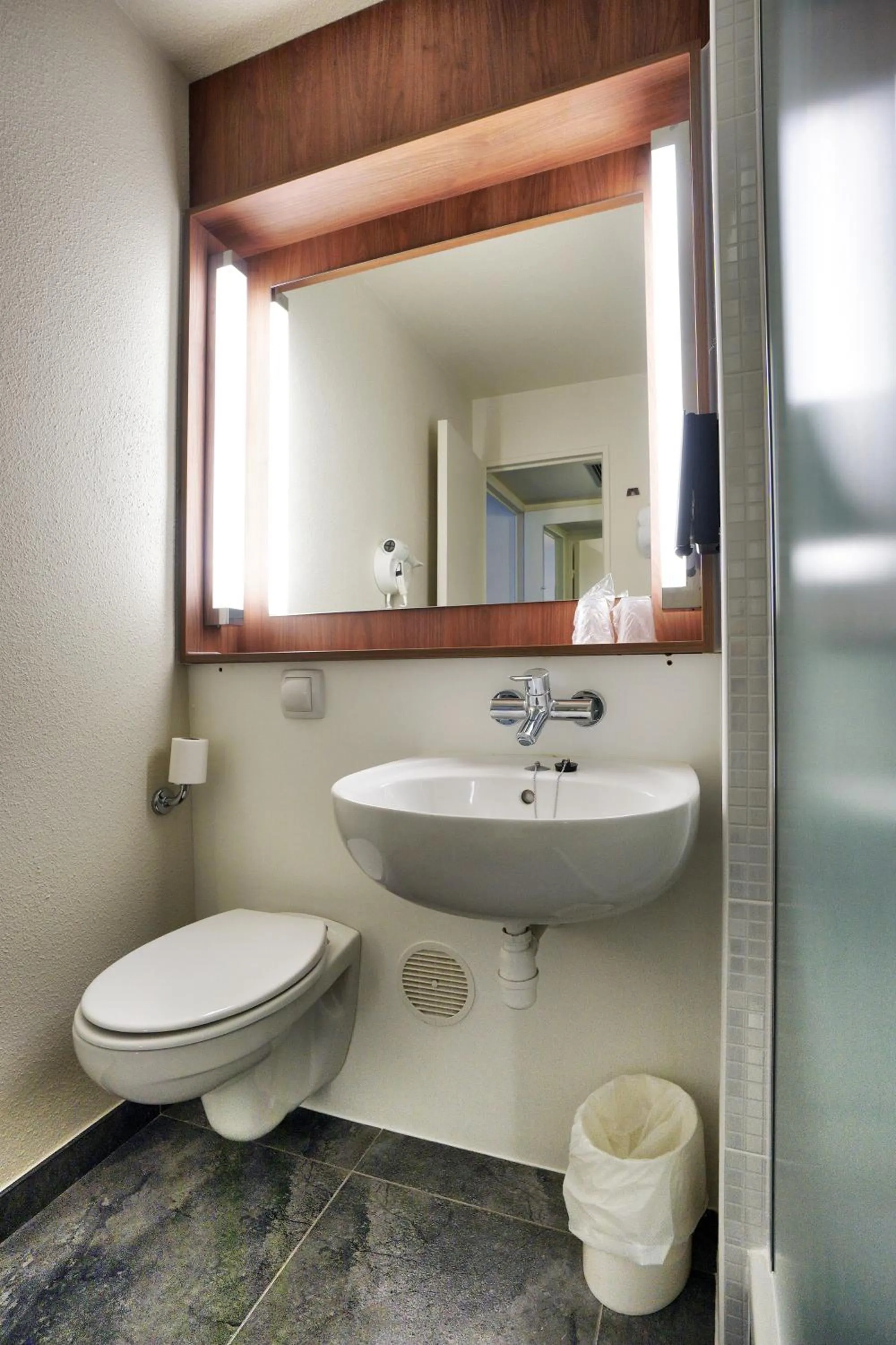 Standard Quadruple Room in Campanile Paris Ouest - Chaville