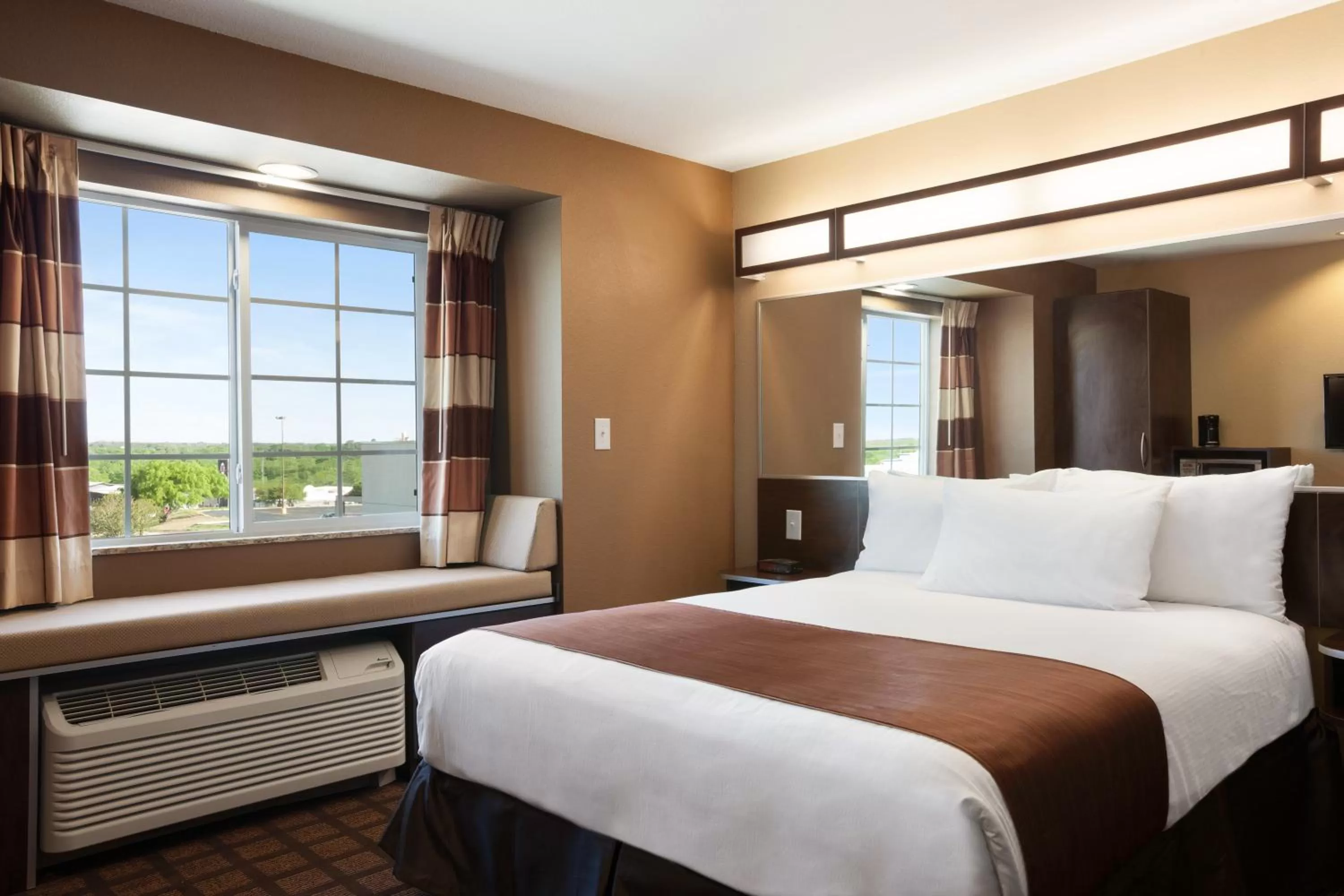 Queen Room - Disability Access - Non-Smoking in Microtel Inn & Suites Pleasanton