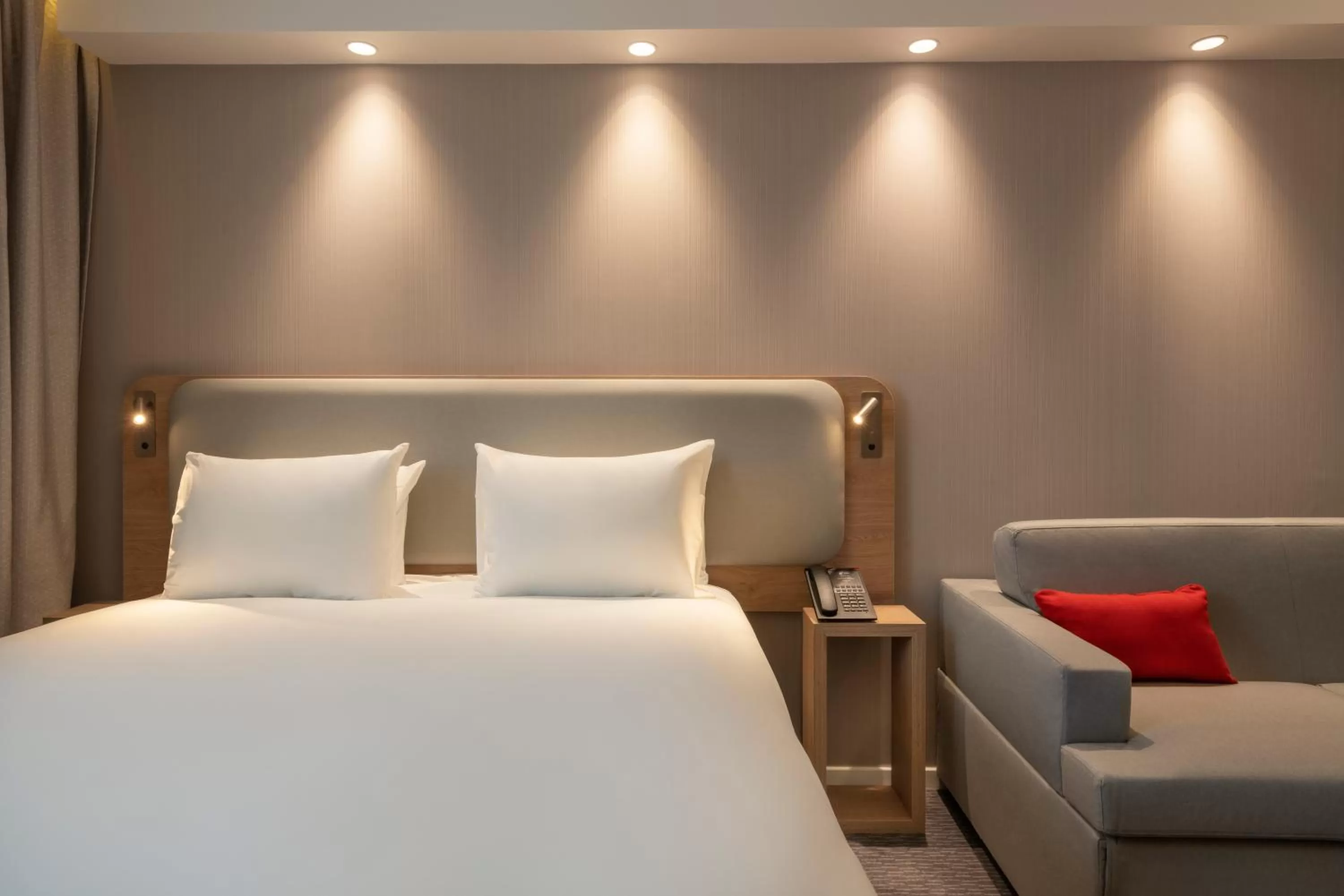 Standard Queen Room with Sofa Bed in Holiday Inn Express - Marne-la-Vallée Val d'Europe by IHG