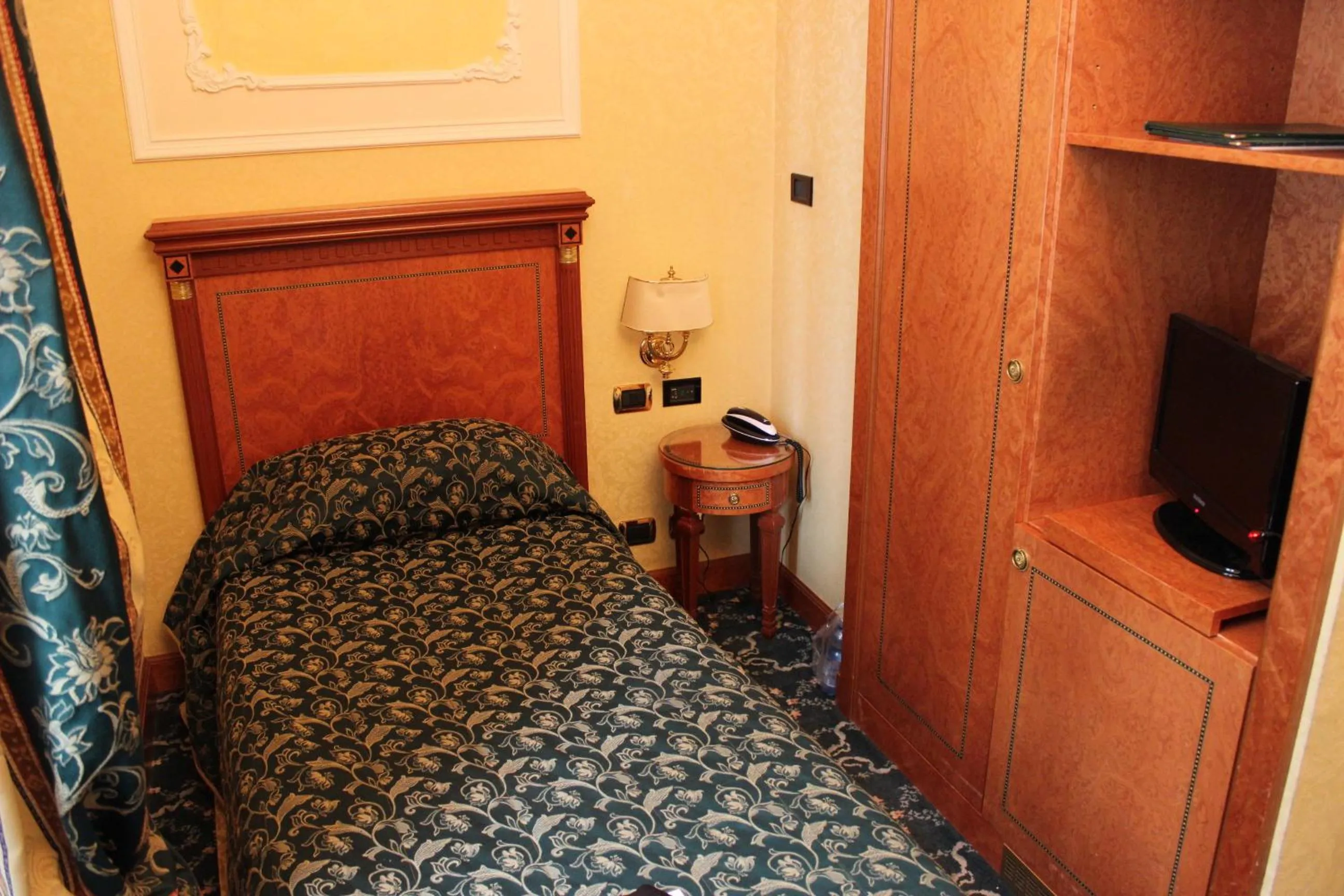 Small Single Room in Hotel dei Consoli Vaticano