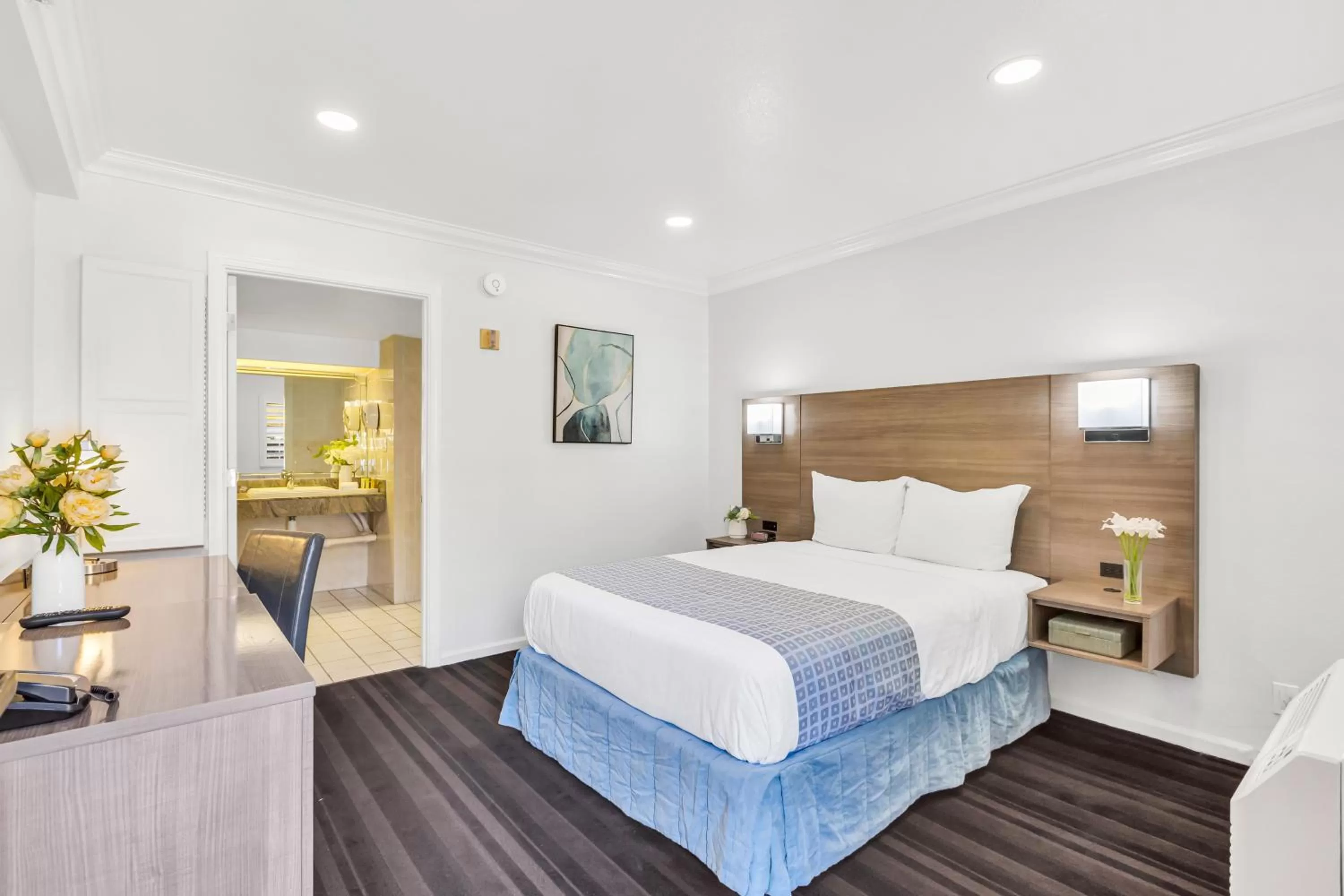 Double Bed Accessible Non-Smoking in Napa Valley Hotel & Suites