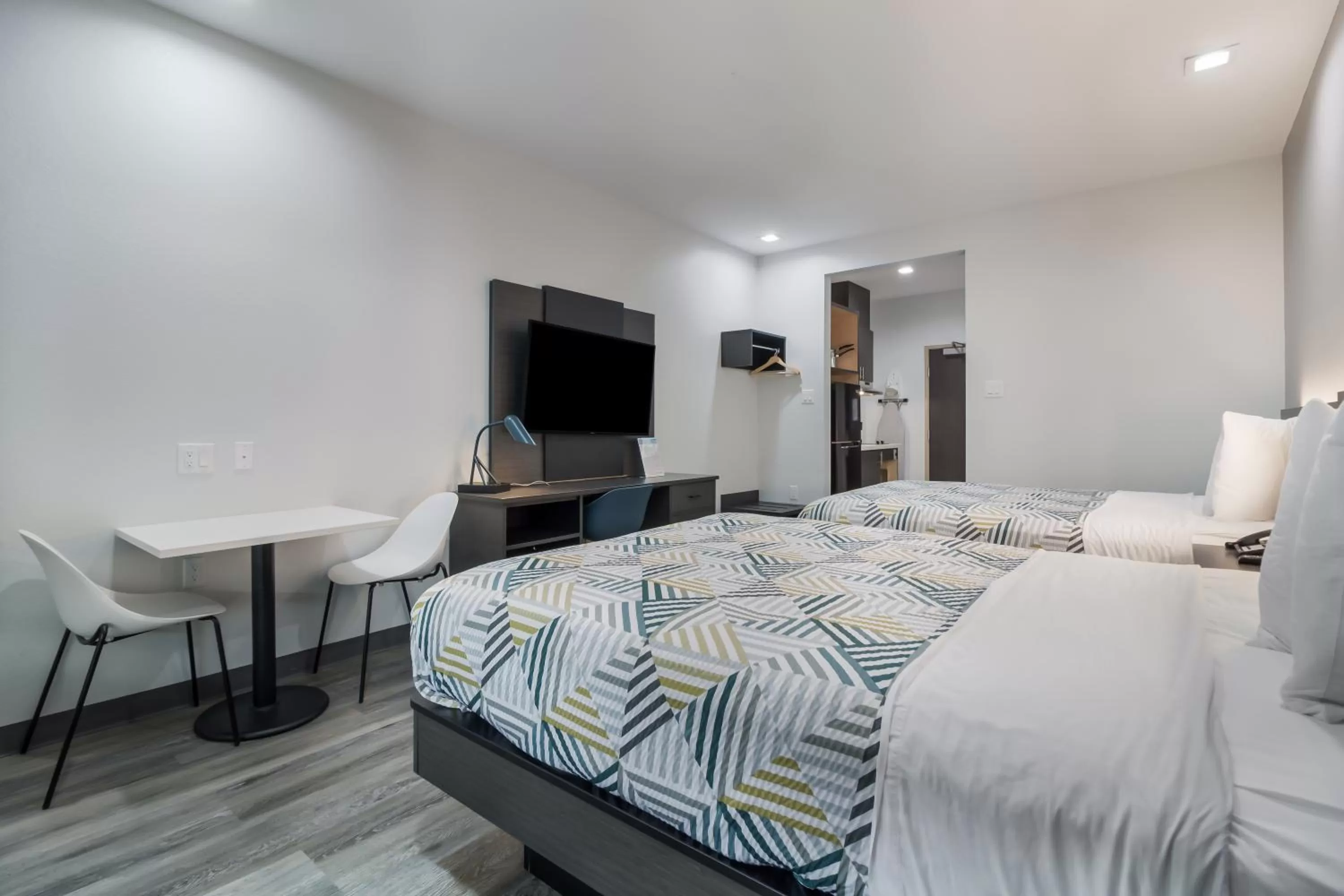 Deluxe Queen Room with Two Queen Beds - Non-Smoking in Studio 6 Katy, Tx