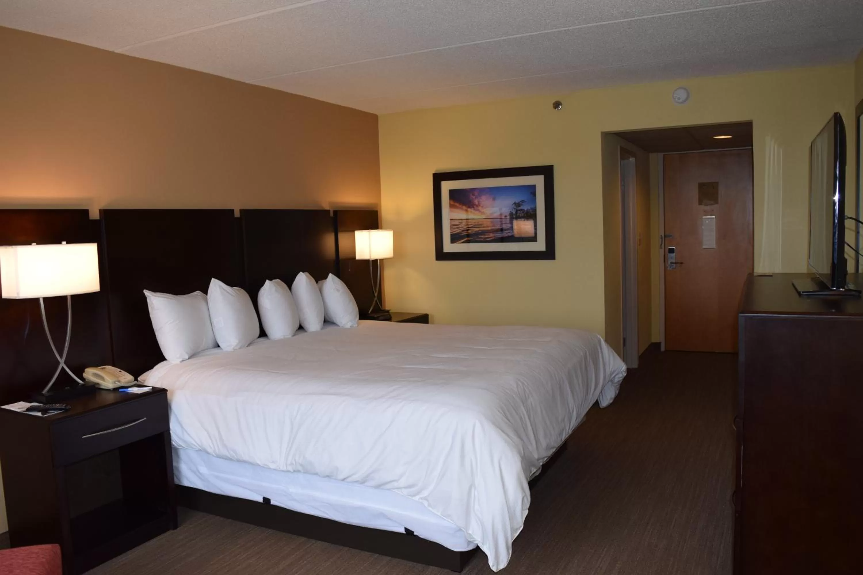 King Room in BridgePointe Hotel & Marina