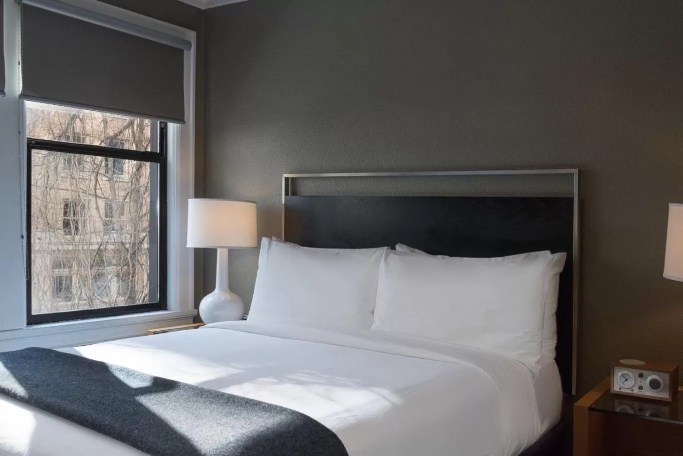 Modern Queen Room  in Hotel Max