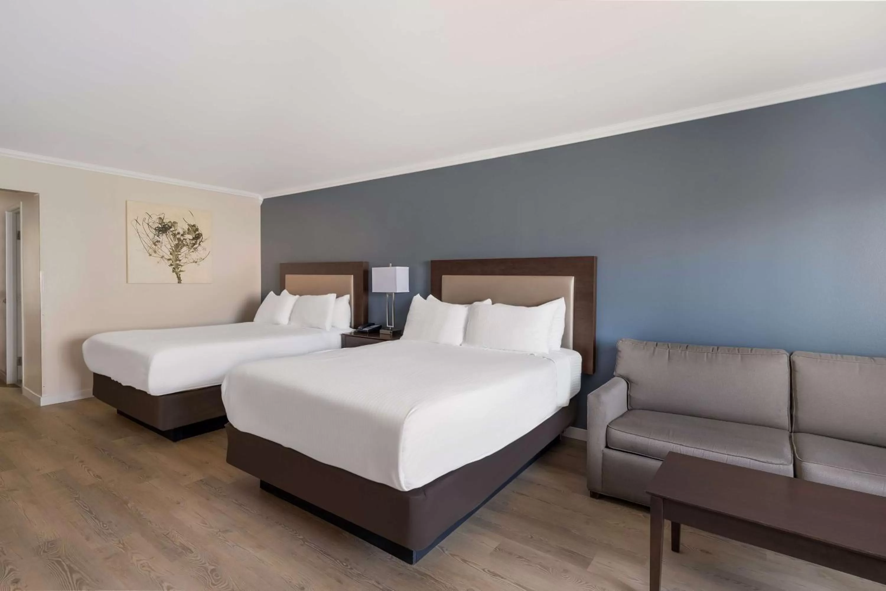 Queen Room with Two Queen Beds and Sofa Bed in Best Western Mountain View Inn