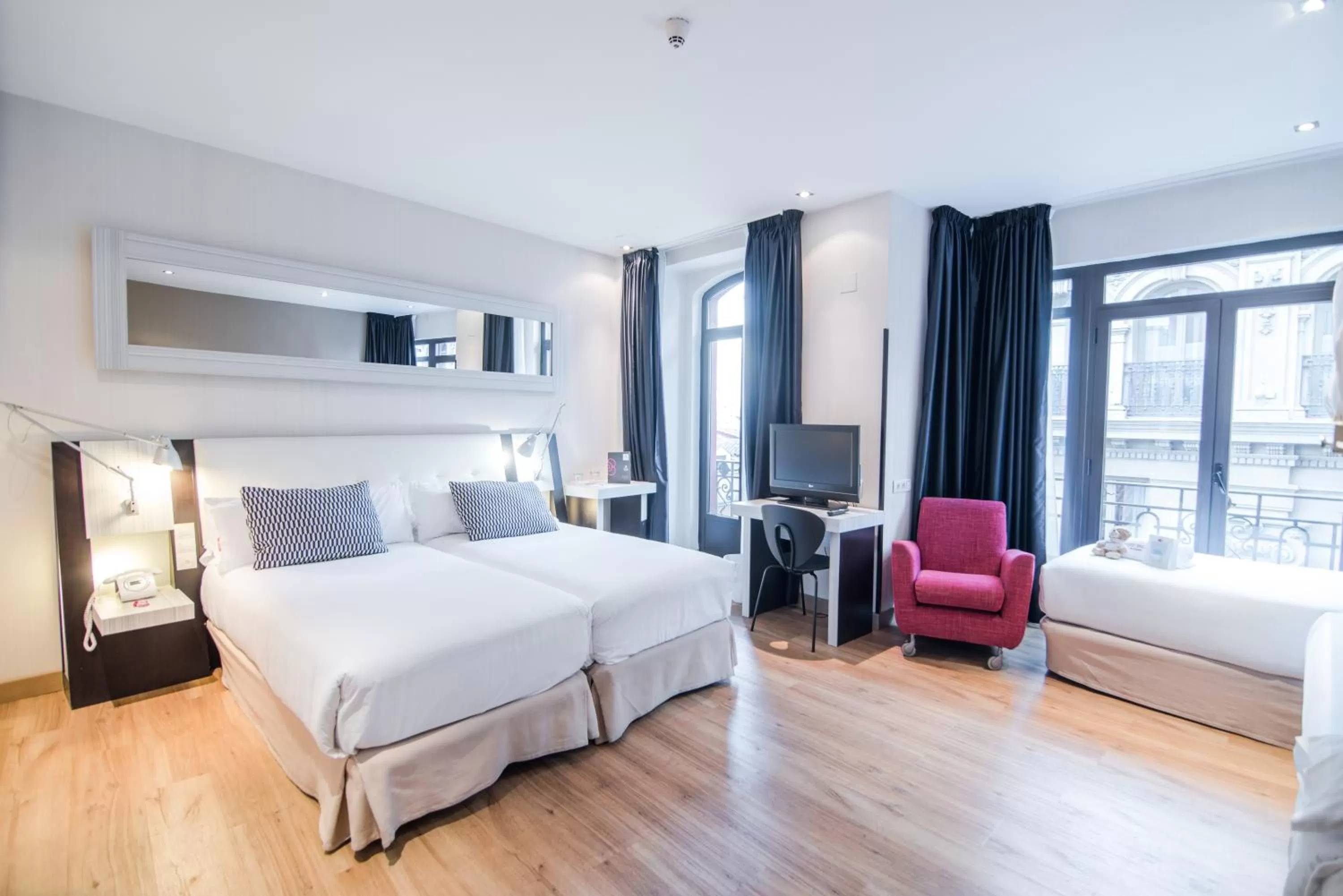 Quintuple Room (5 Adults) in Petit Palace Chueca
