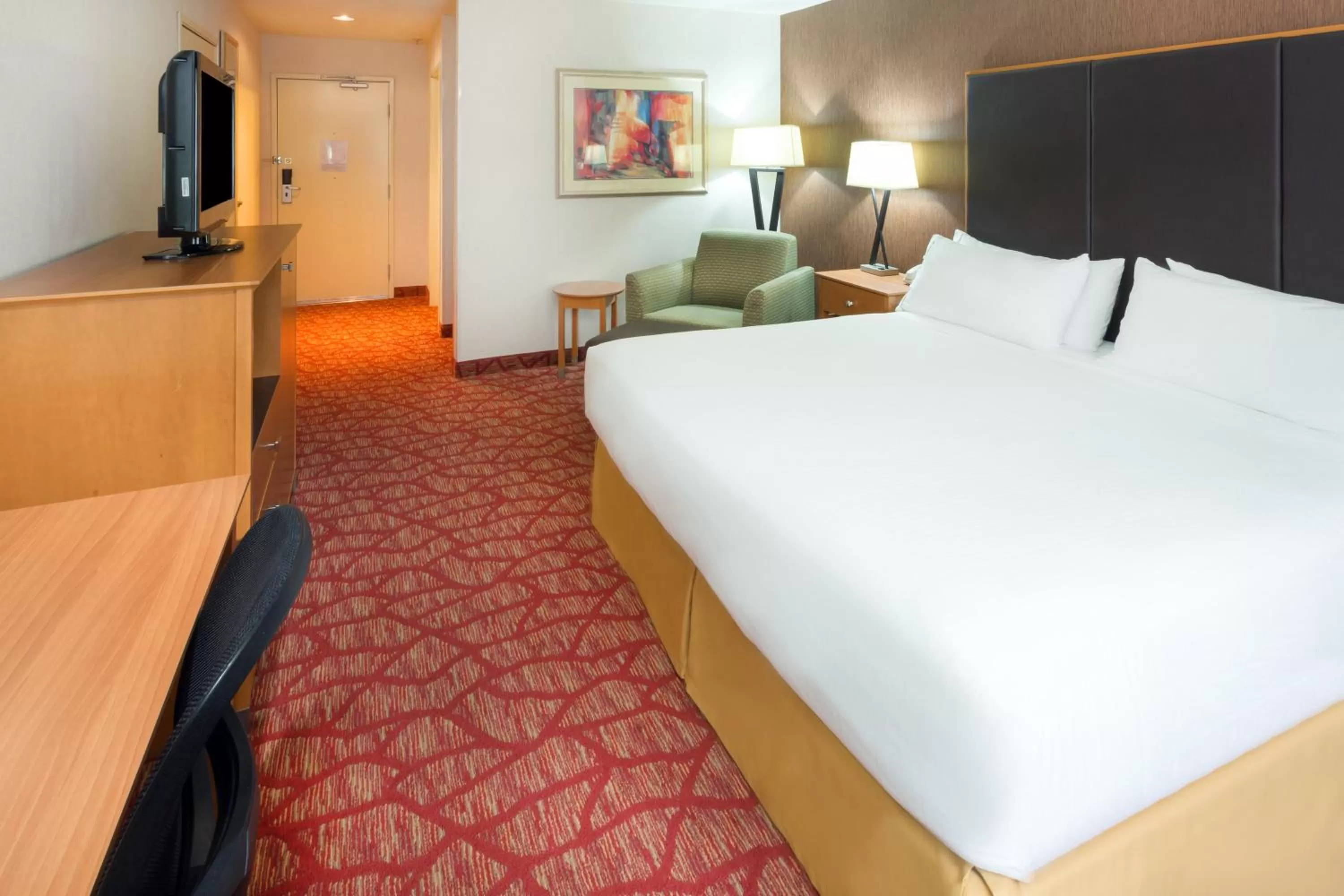 King Room - Mobility Access/Hearing Accessible in Holiday Inn Express Grants Pass by IHG