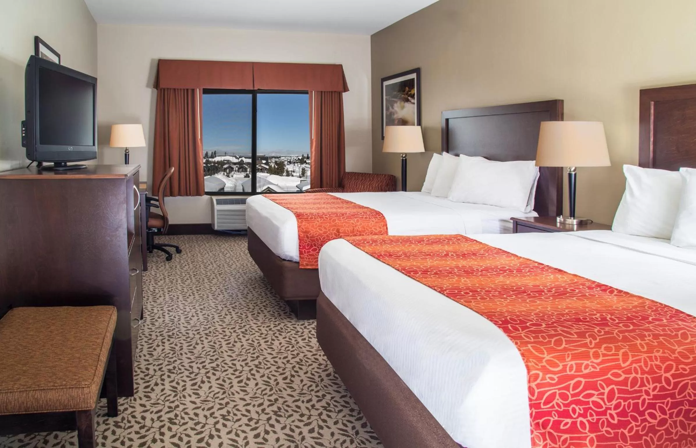 Deluxe Queen room with Roll-In Shower in Gray Wolf Inn & Suites