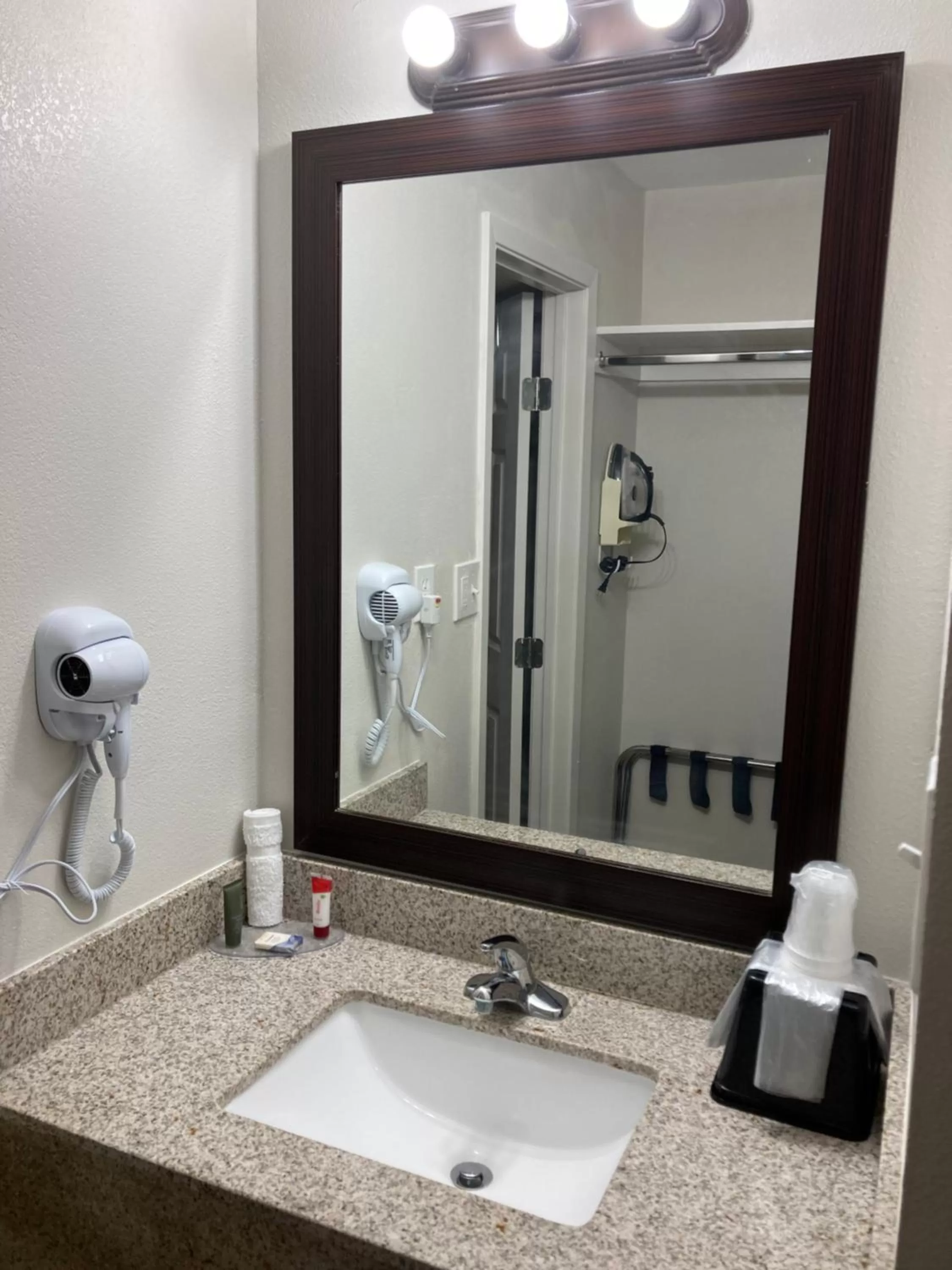 Standard Single Room in The Hotel Orange