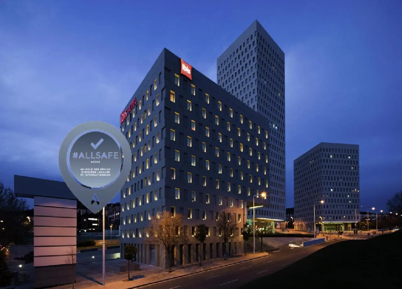 Ibis Barcelona Santa Coloma