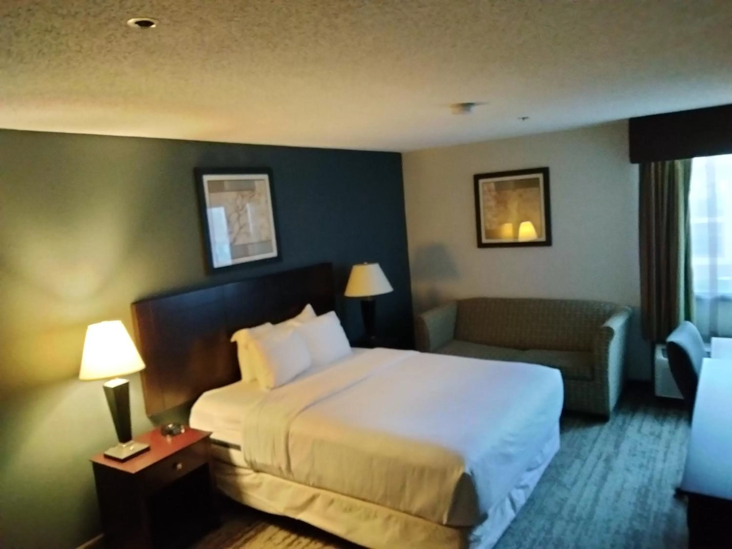 Queen Room - Disability Access in Clarion Hotel San Angelo near Convention Center