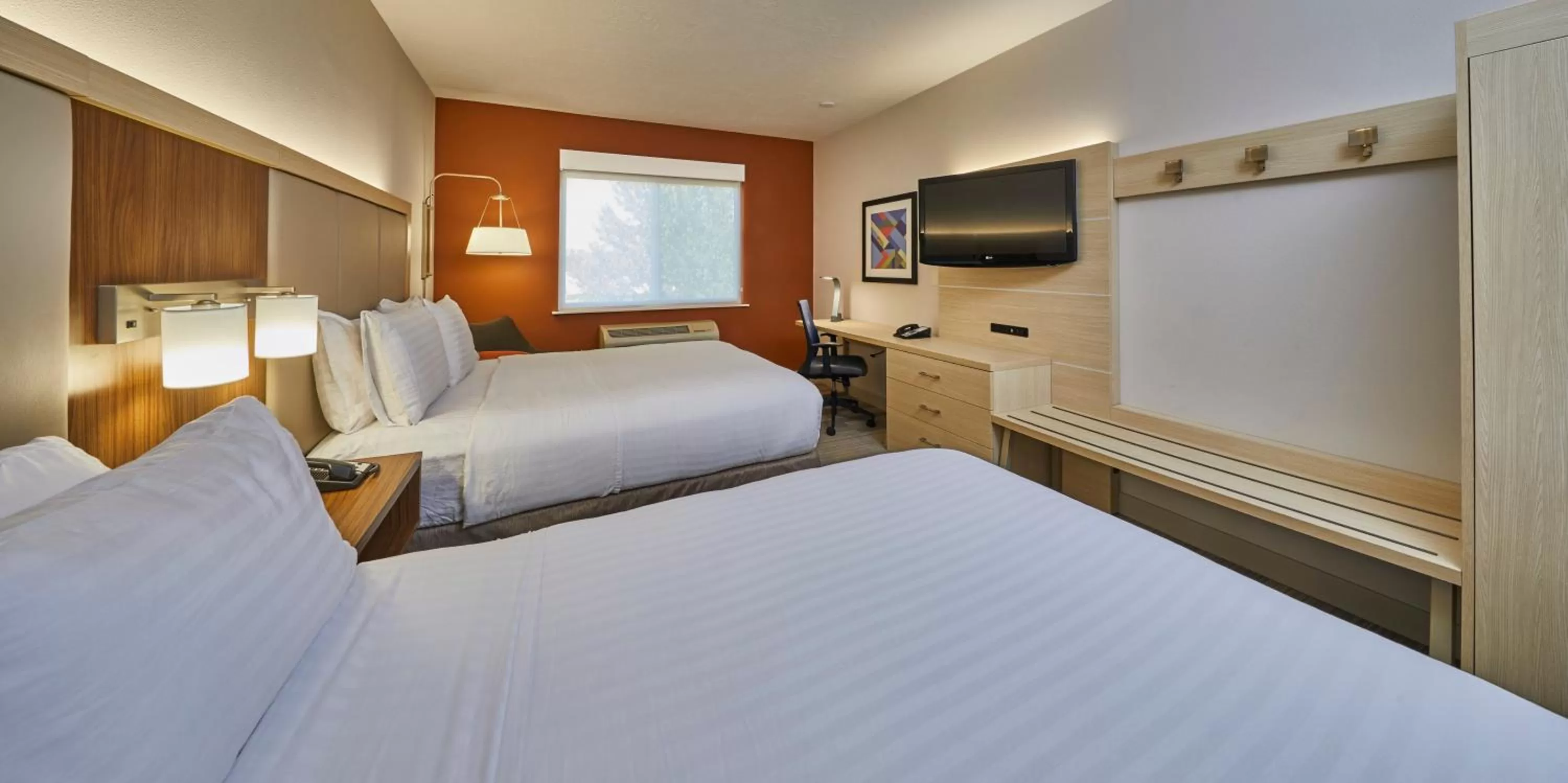 Standard Room in Holiday Inn Express Hotel & Suites Medford-Central Point by IHG