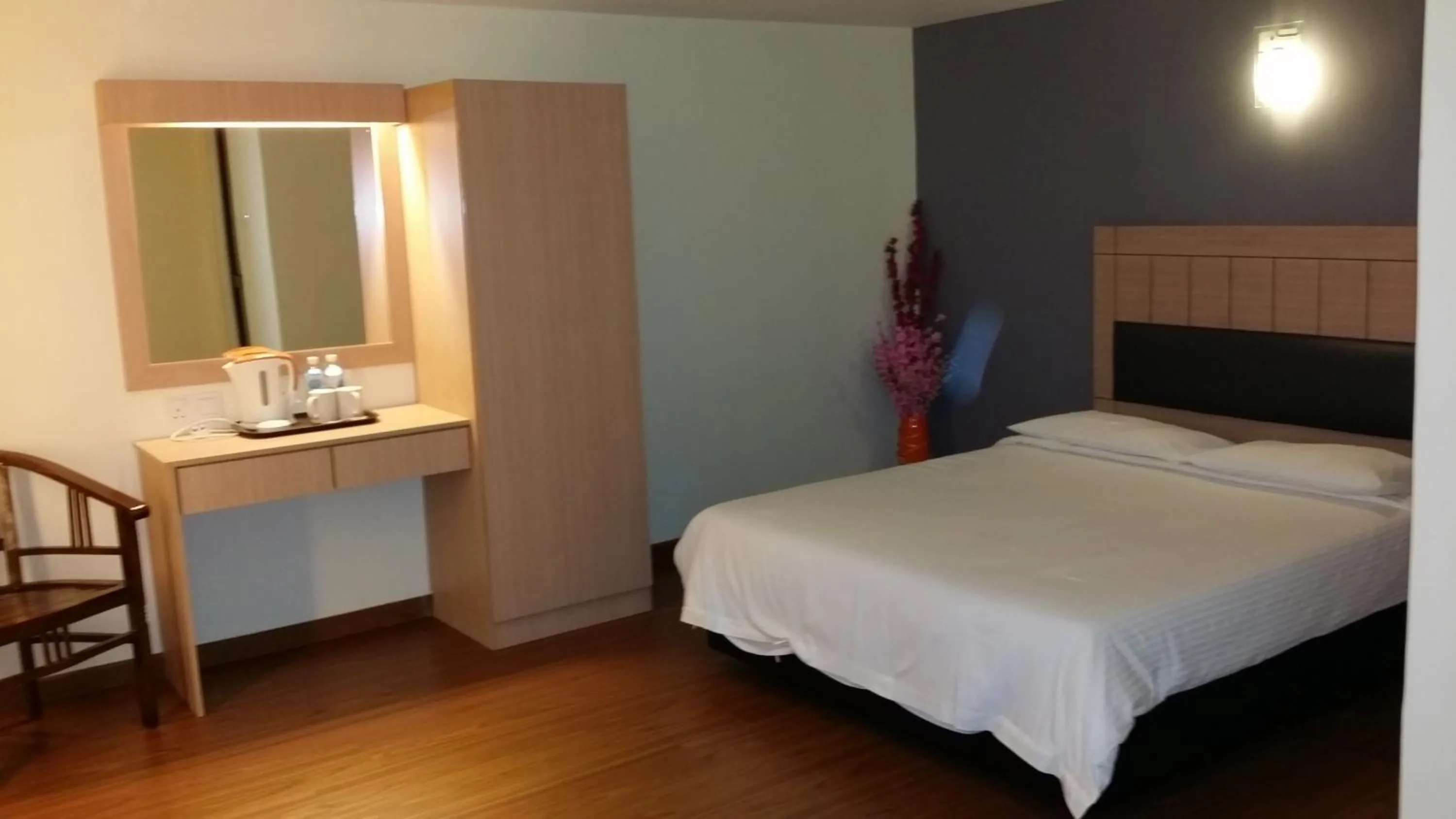 Deluxe Double Room in Smart Hotel