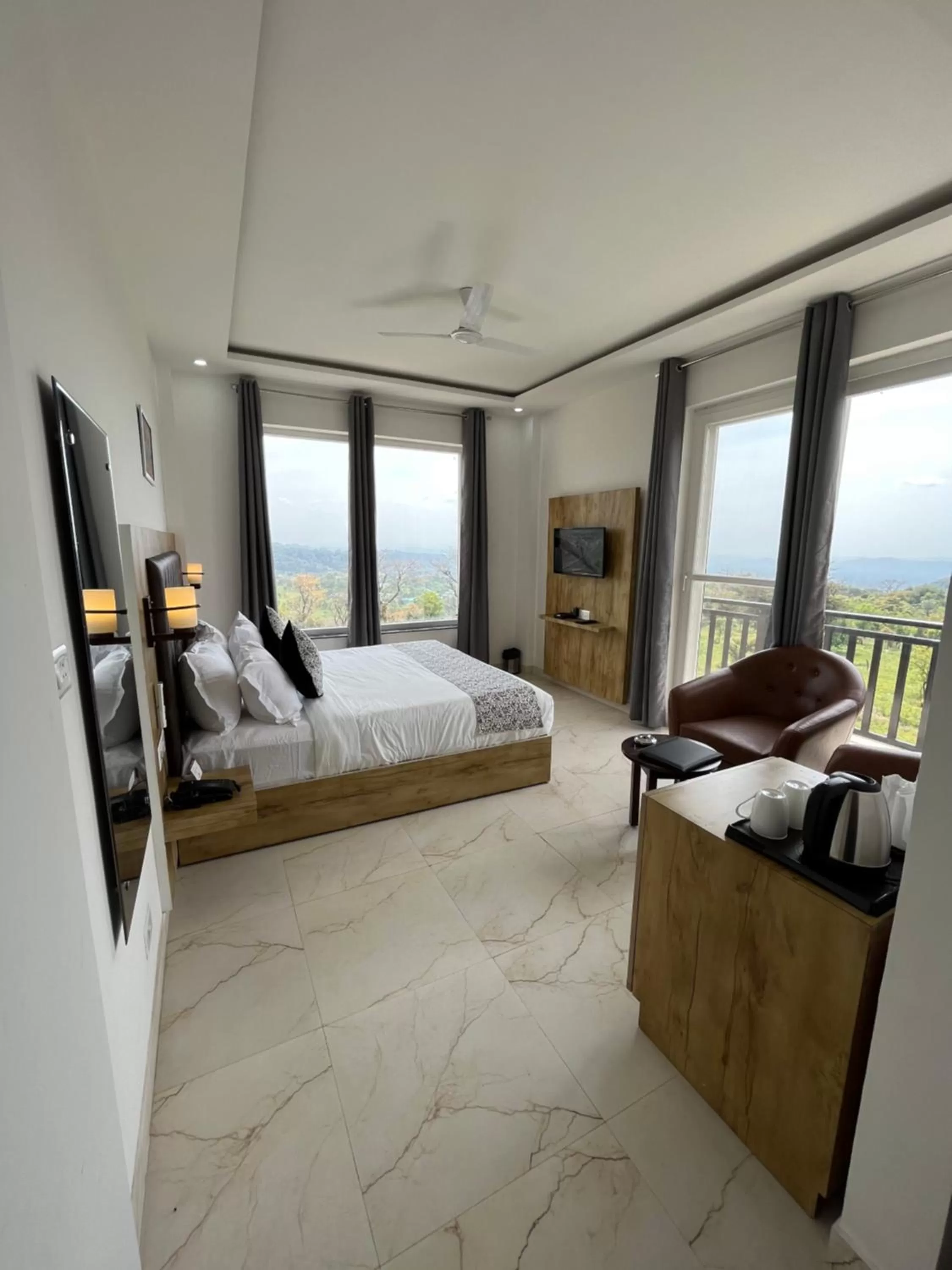 Superior Double Room in Click Collection The Abode, Dharamshala