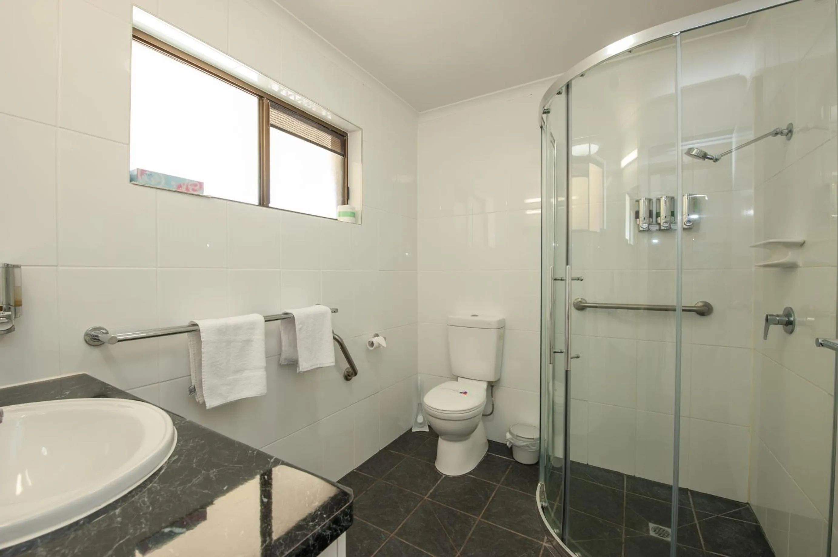 Executive King Suite in Allan Cunningham Motel