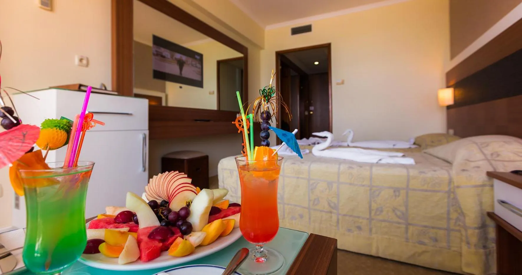 Double or Twin Room with Sea View (2 Adults + 1 Child) in Derici Hotel