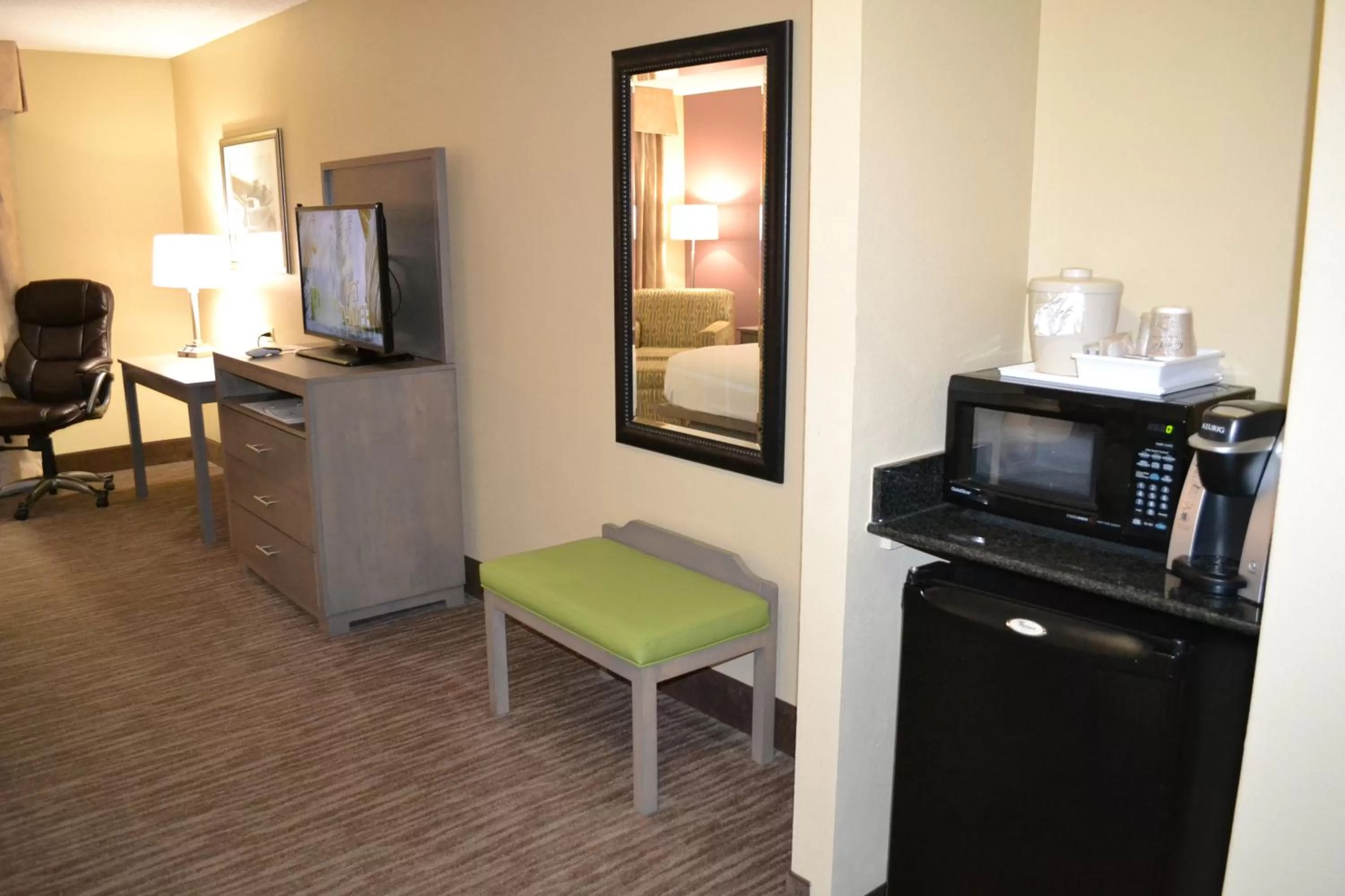 Twin Room - Disability Access with Bath Tub in Holiday Inn Santee, an IHG Hotel