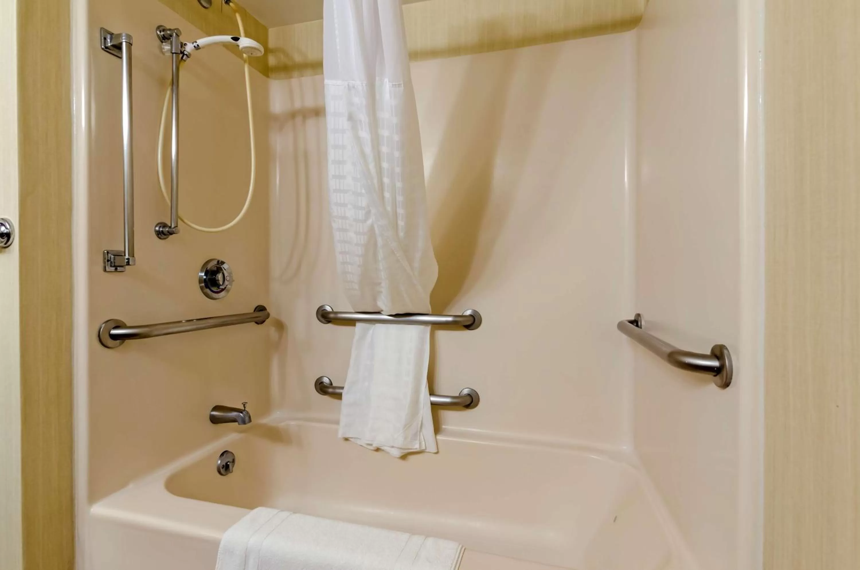 King Room - Disability Access - Non-Smoking in Staunton Inn