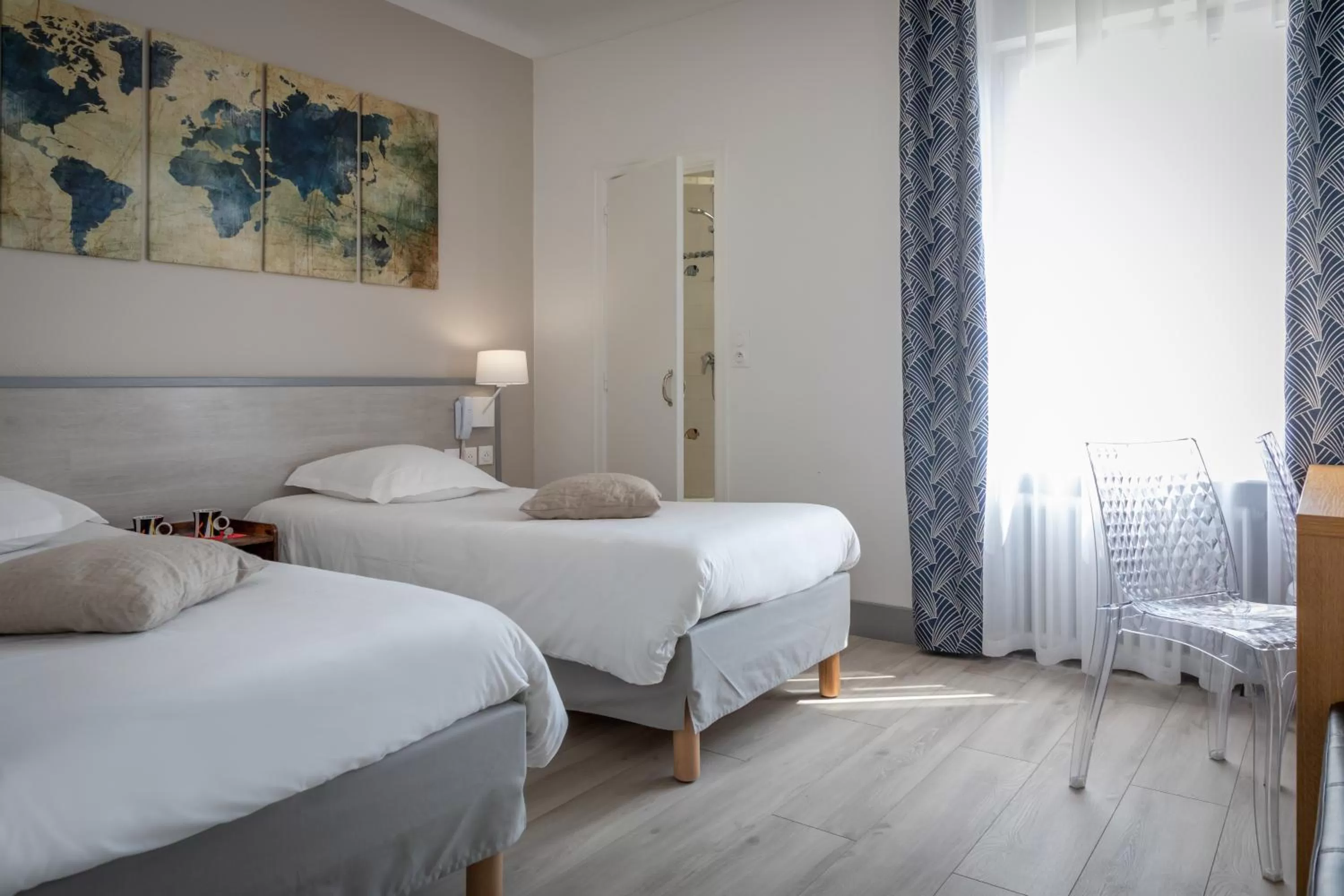 Twin Room in Logis REX HOTEL Lorient