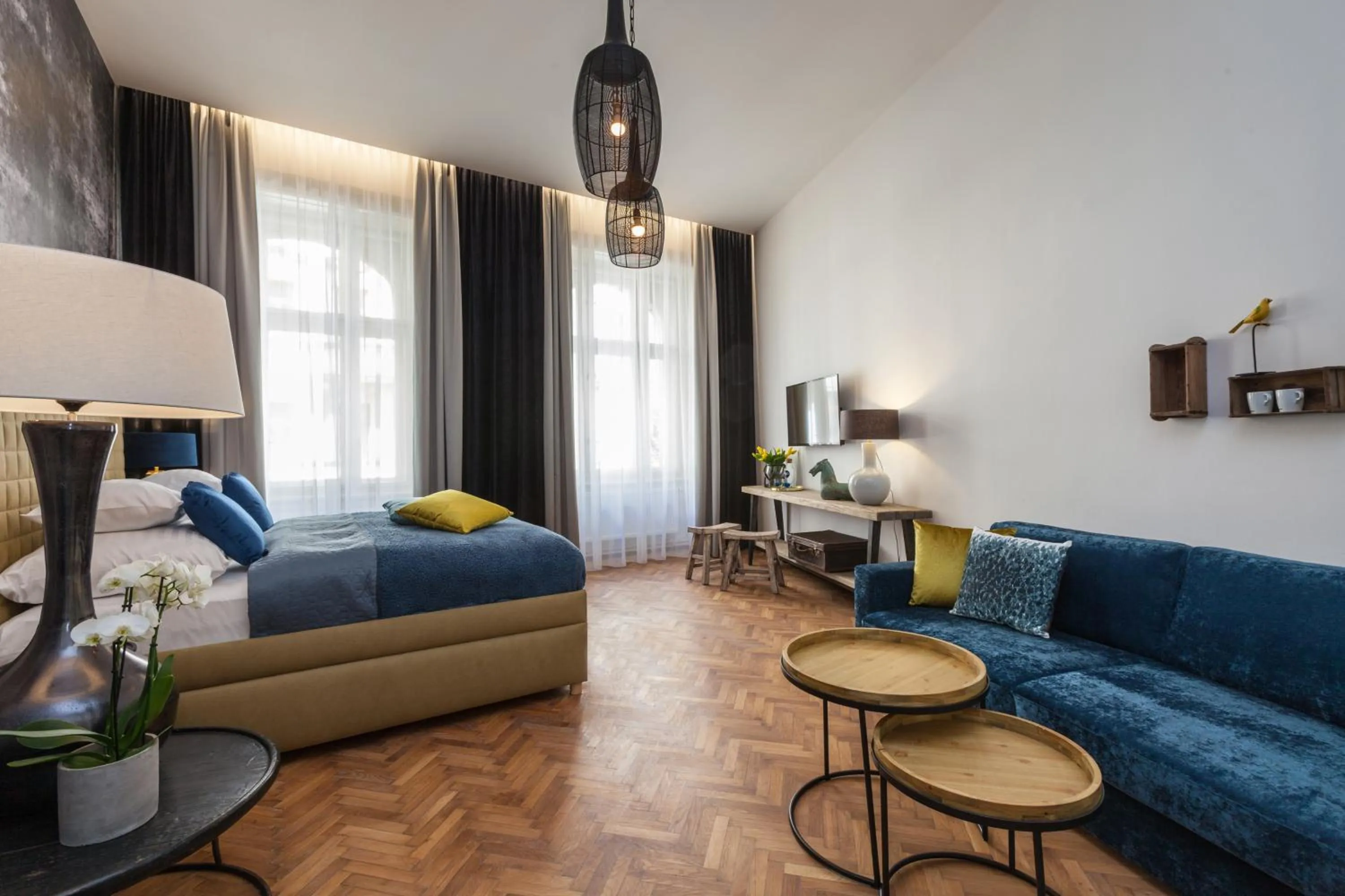 Nightclub / DJ in Antik Hotel Prague
