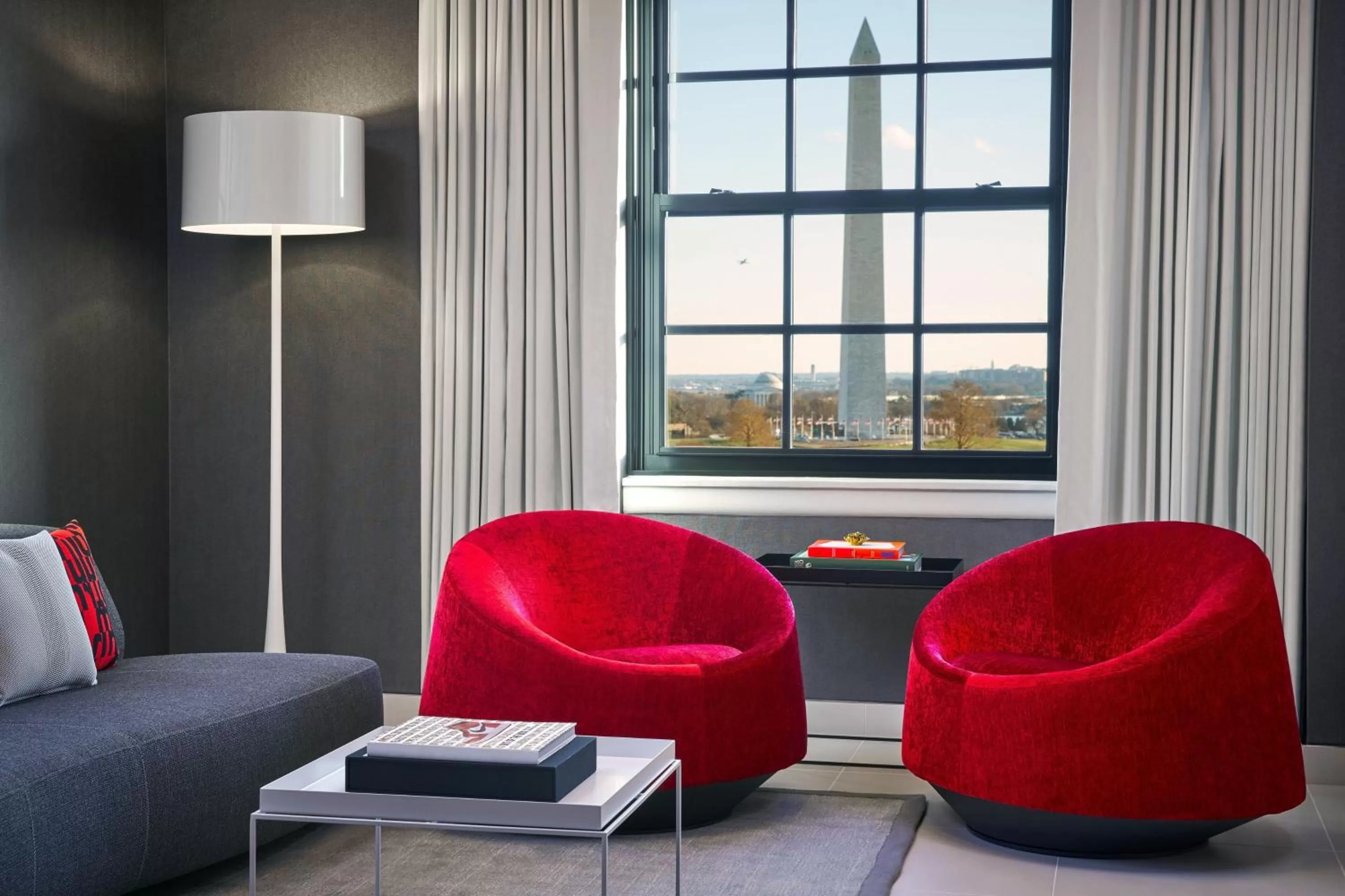 Deluxe Suite in Hotel Washington