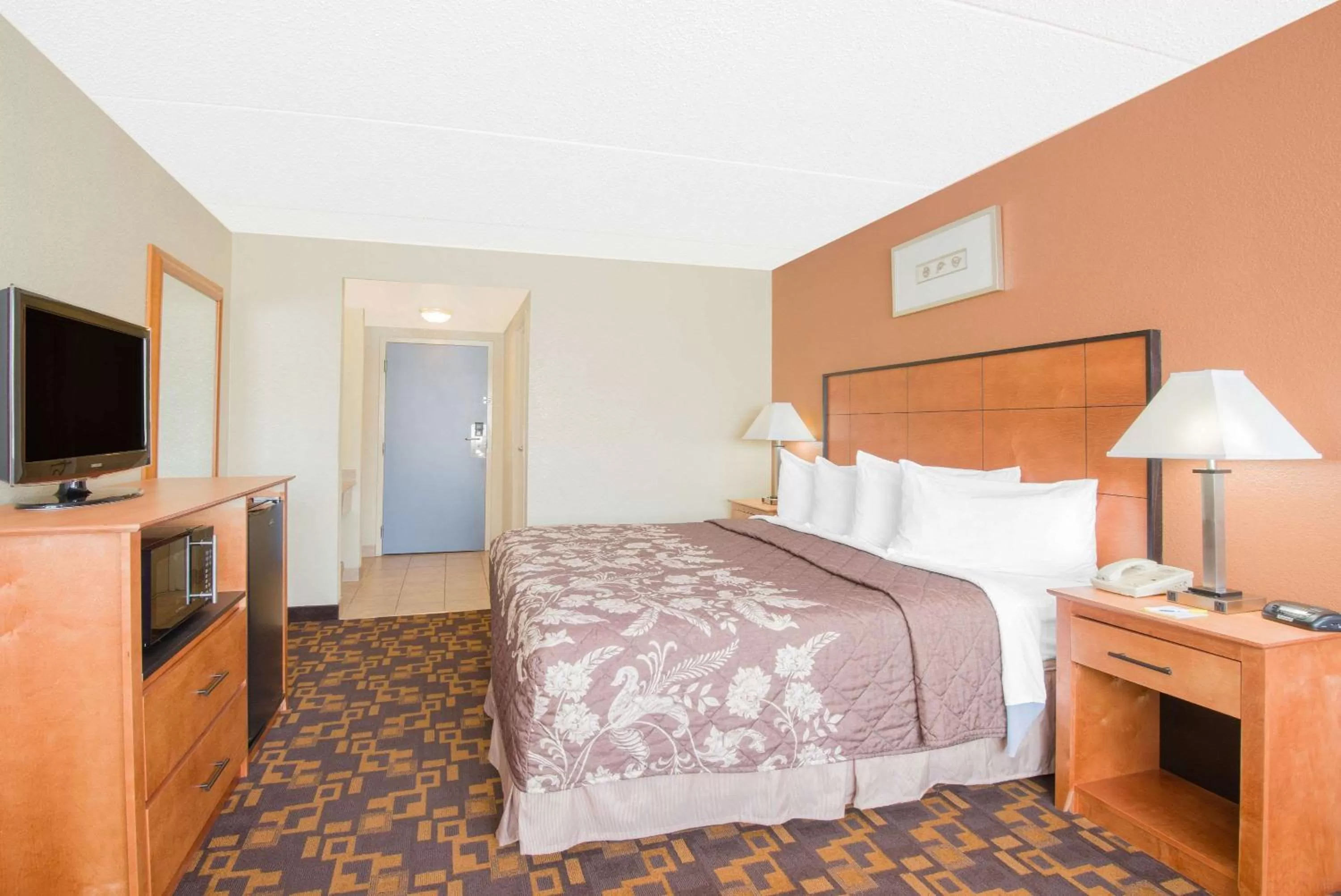 Business King Room in Days Inn by Wyndham Gettysburg