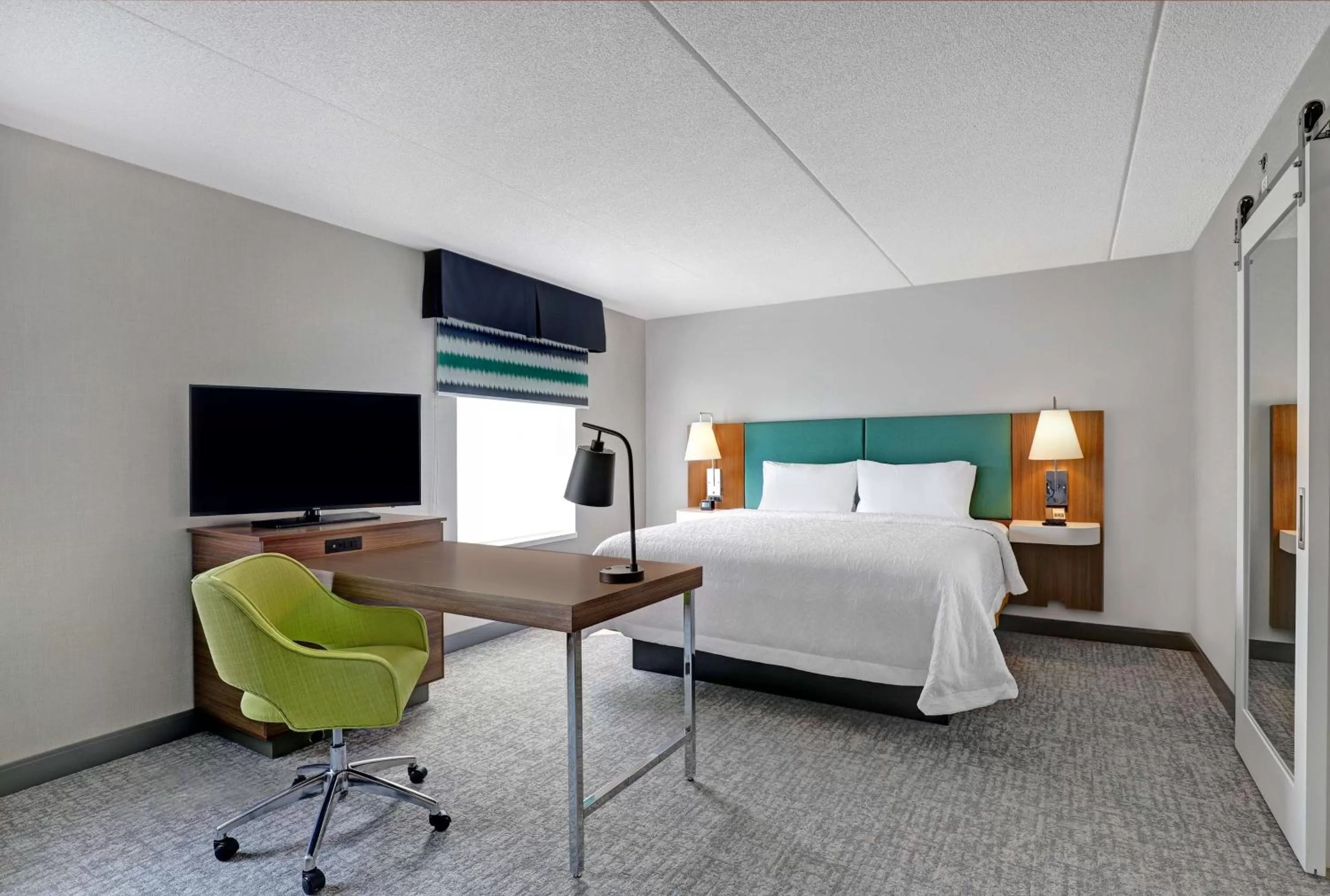 1 King Bed Studio Suite with Sofabed in Hampton Inn & Suites Belleville
