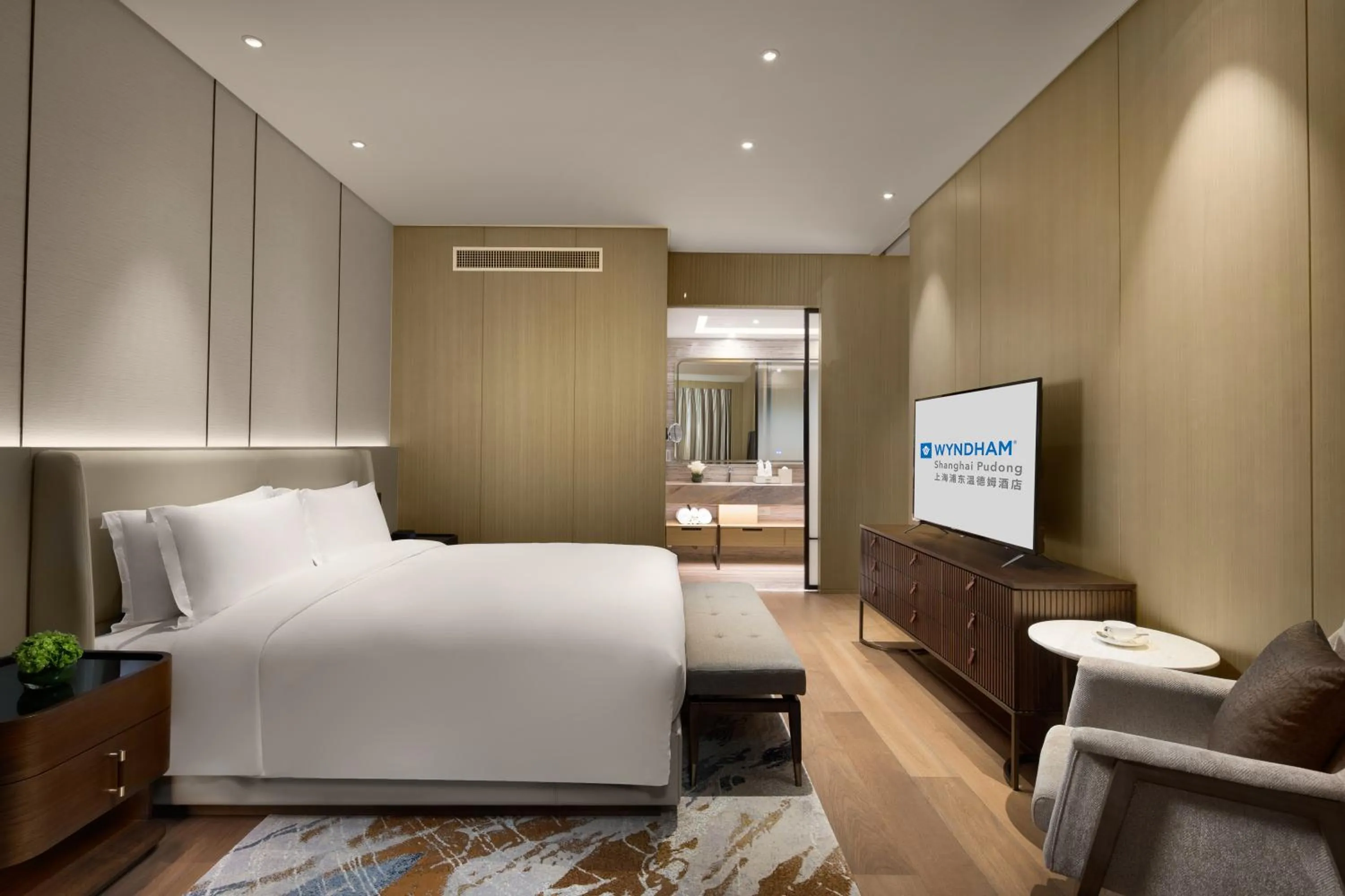 Executive King Room in Wyndham Shanghai Pudong