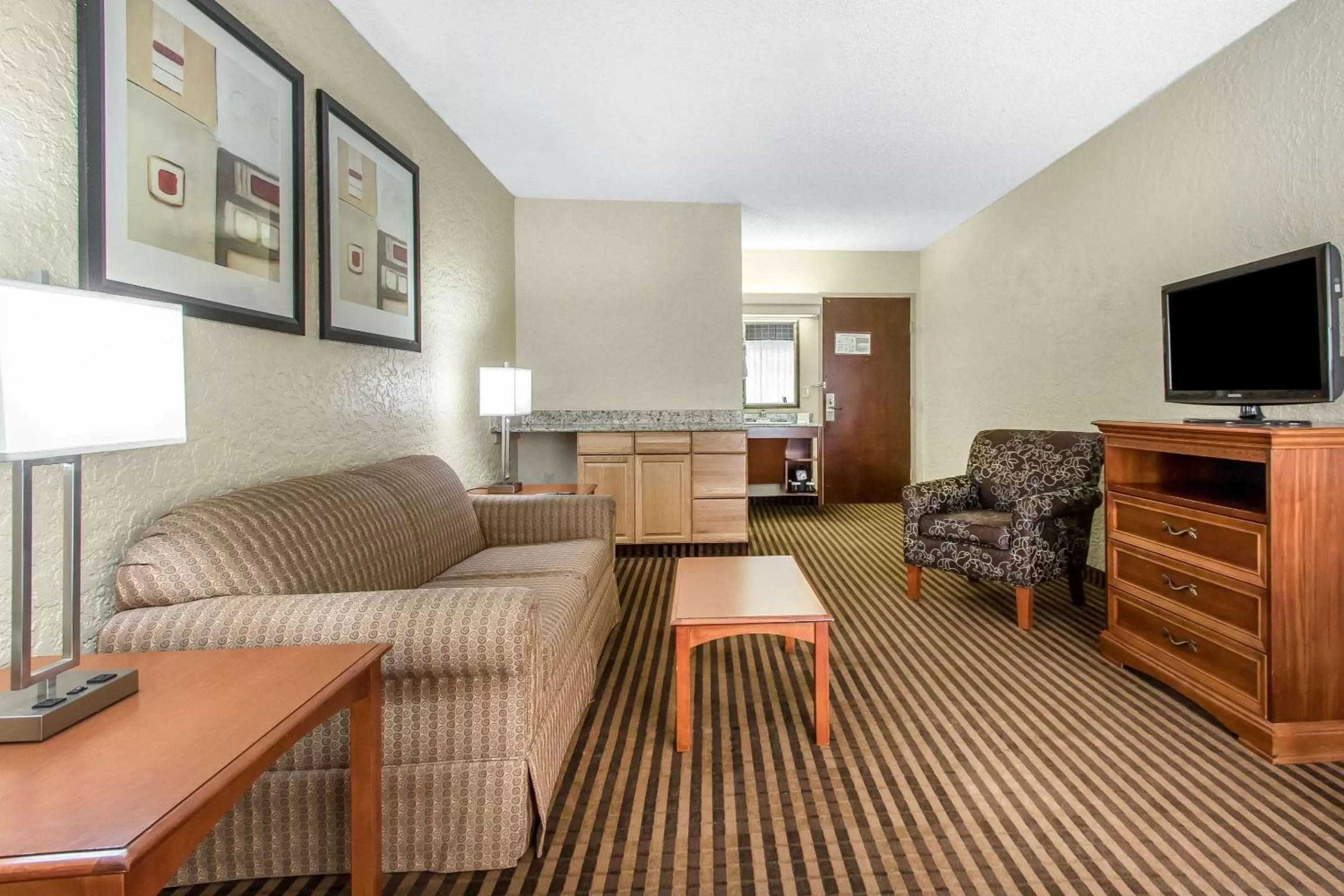 Photo of the whole room in Clarion Hotel Broken Arrow - Tulsa