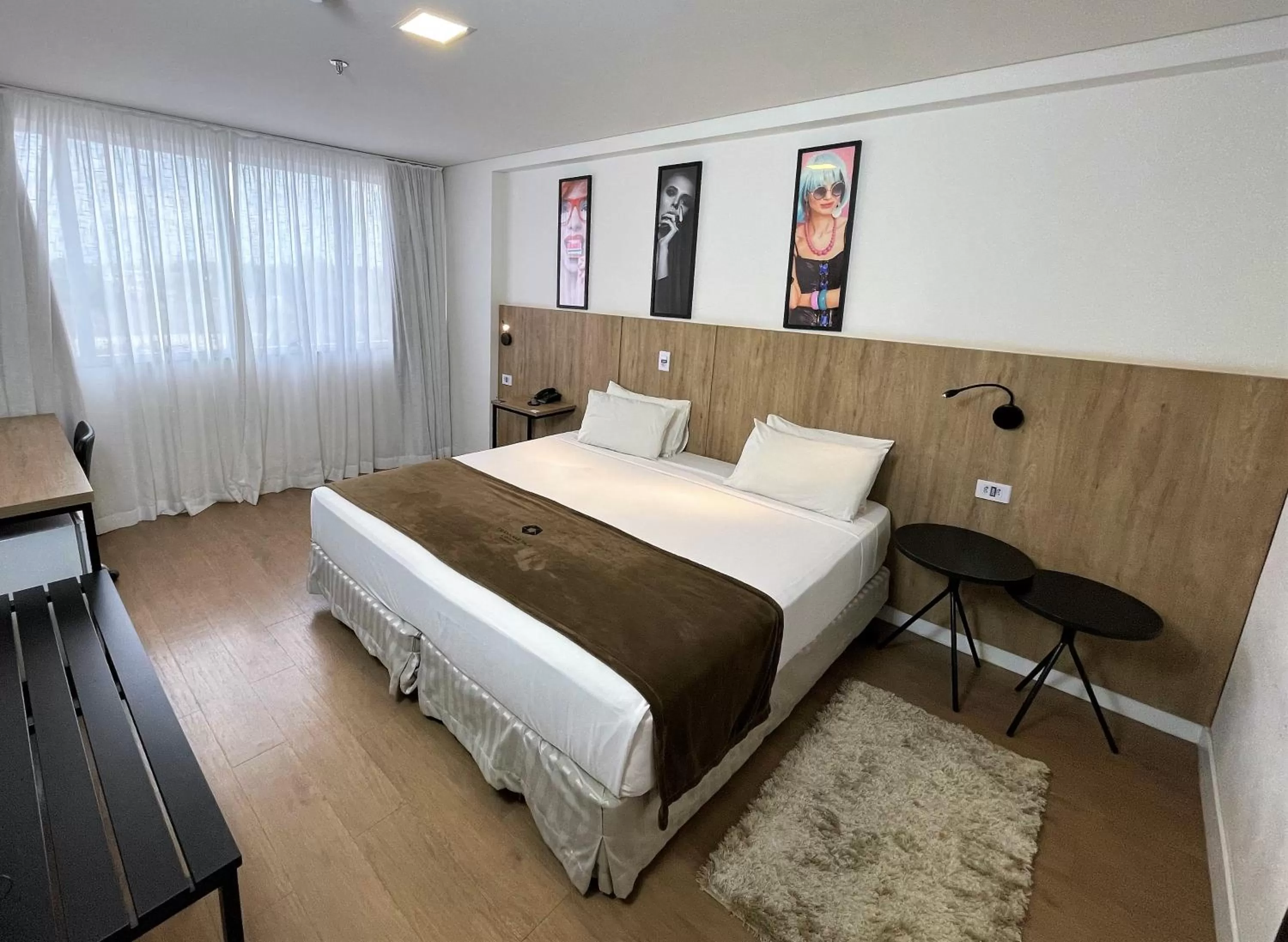 Queen Room - single occupancy in Transamerica Executive Maringá