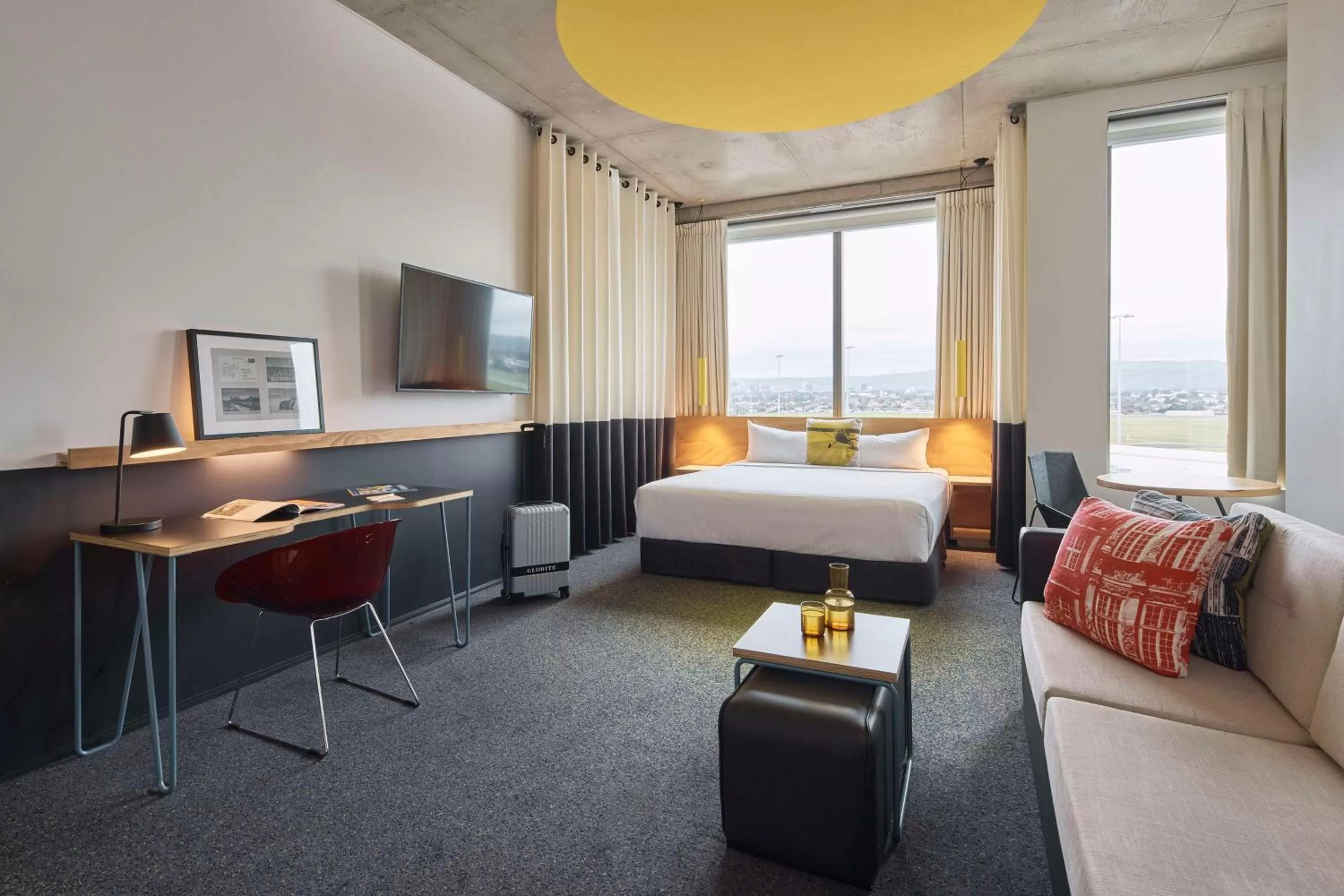 Corner King Room with City View in Atura Adelaide Airport